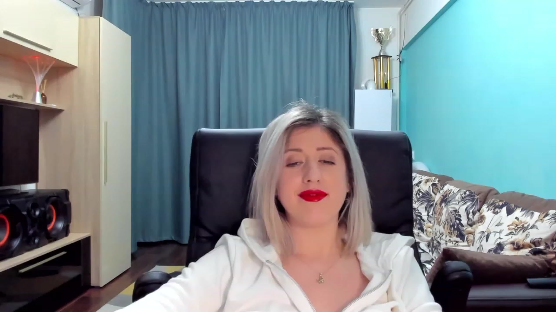 Gallery image thumbnail from SweetDelia_'s myfreecams stream on, 01/30/2024, 01:09 image 12 of 20