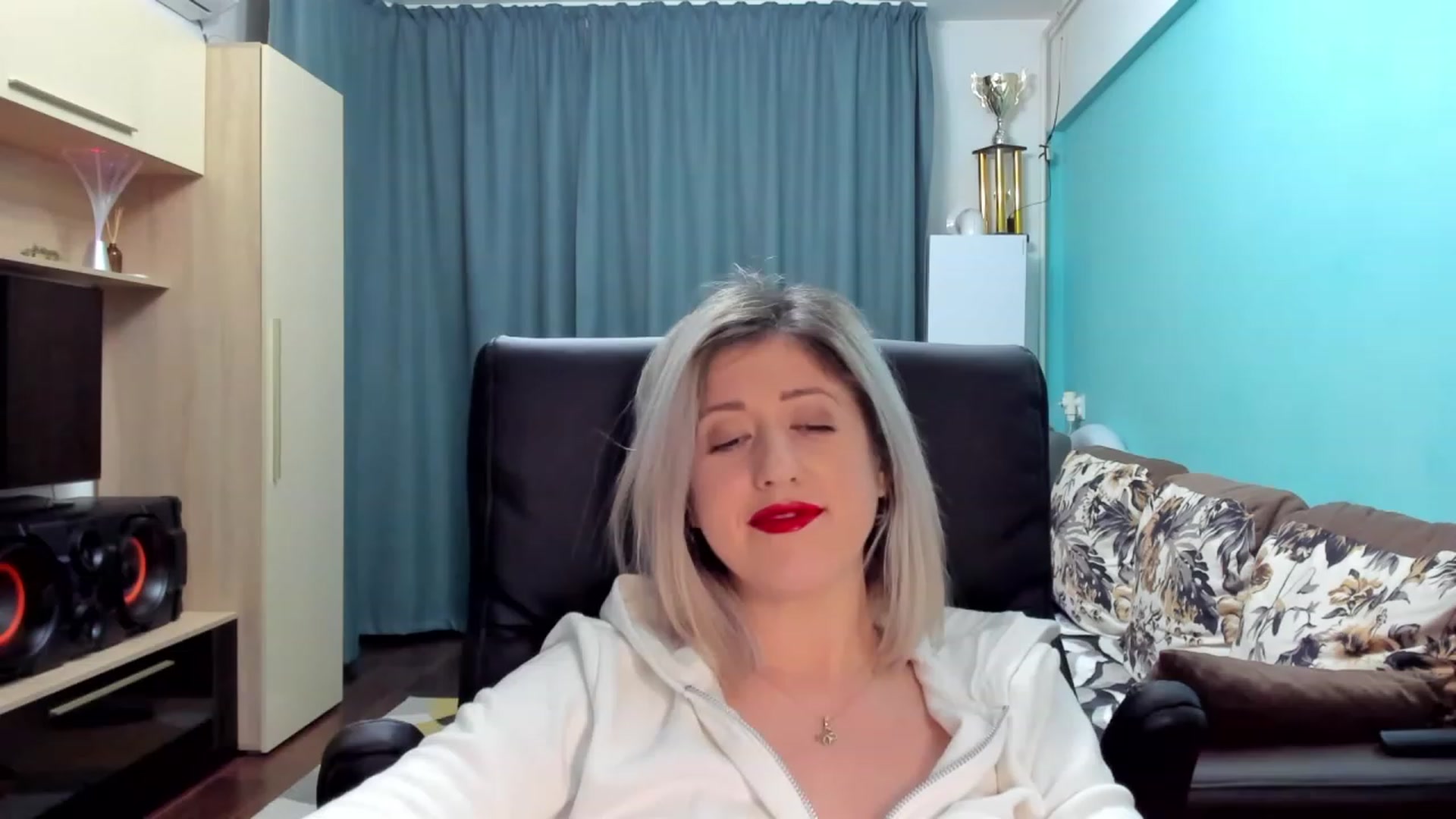 Gallery image thumbnail from SweetDelia_'s myfreecams stream on, 01/30/2024, 01:09 image 9 of 20