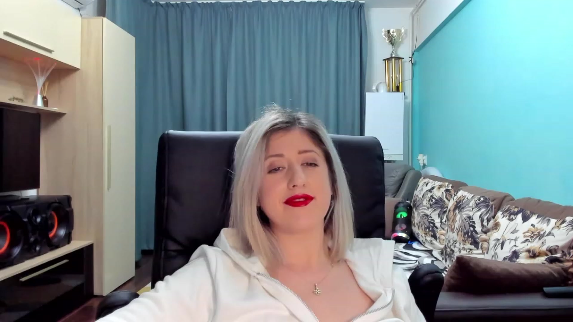 Gallery image thumbnail from SweetDelia_'s myfreecams stream on, 01/30/2024, 01:09 image 16 of 20