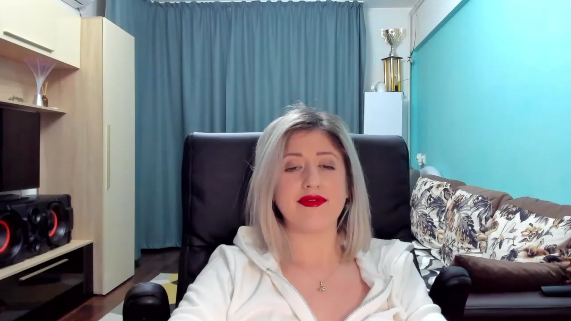 Gallery image thumbnail from SweetDelia_'s myfreecams stream on, 01/30/2024, 01:09 image 11 of 20