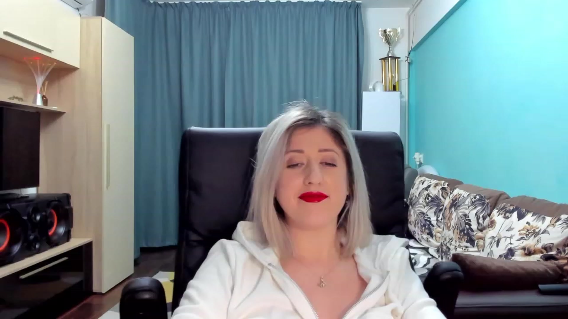 Gallery image thumbnail from SweetDelia_'s myfreecams stream on, 01/30/2024, 01:09 image 19 of 20
