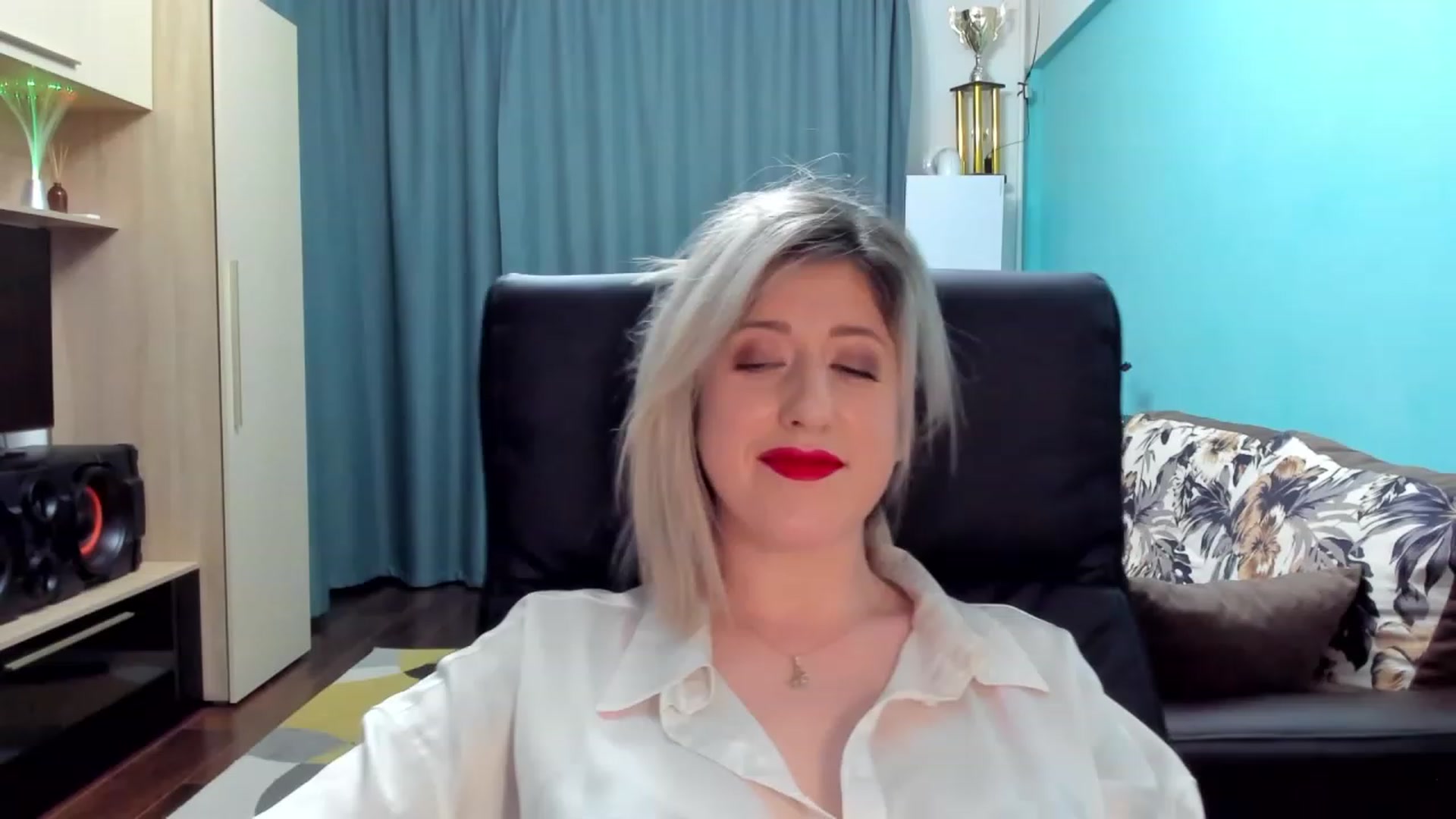 Gallery image thumbnail from SweetDelia_'s myfreecams stream on, 02/11/2024, 01:24 image 18 of 20