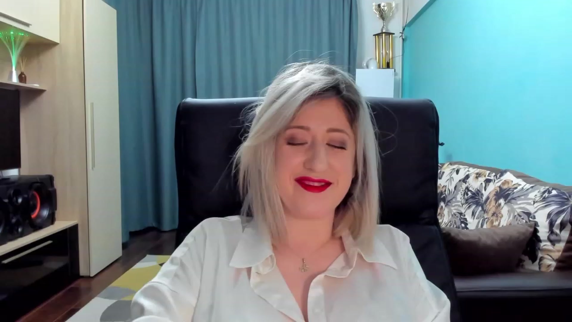 Gallery image thumbnail from SweetDelia_'s myfreecams stream on, 02/11/2024, 01:24 image 15 of 20