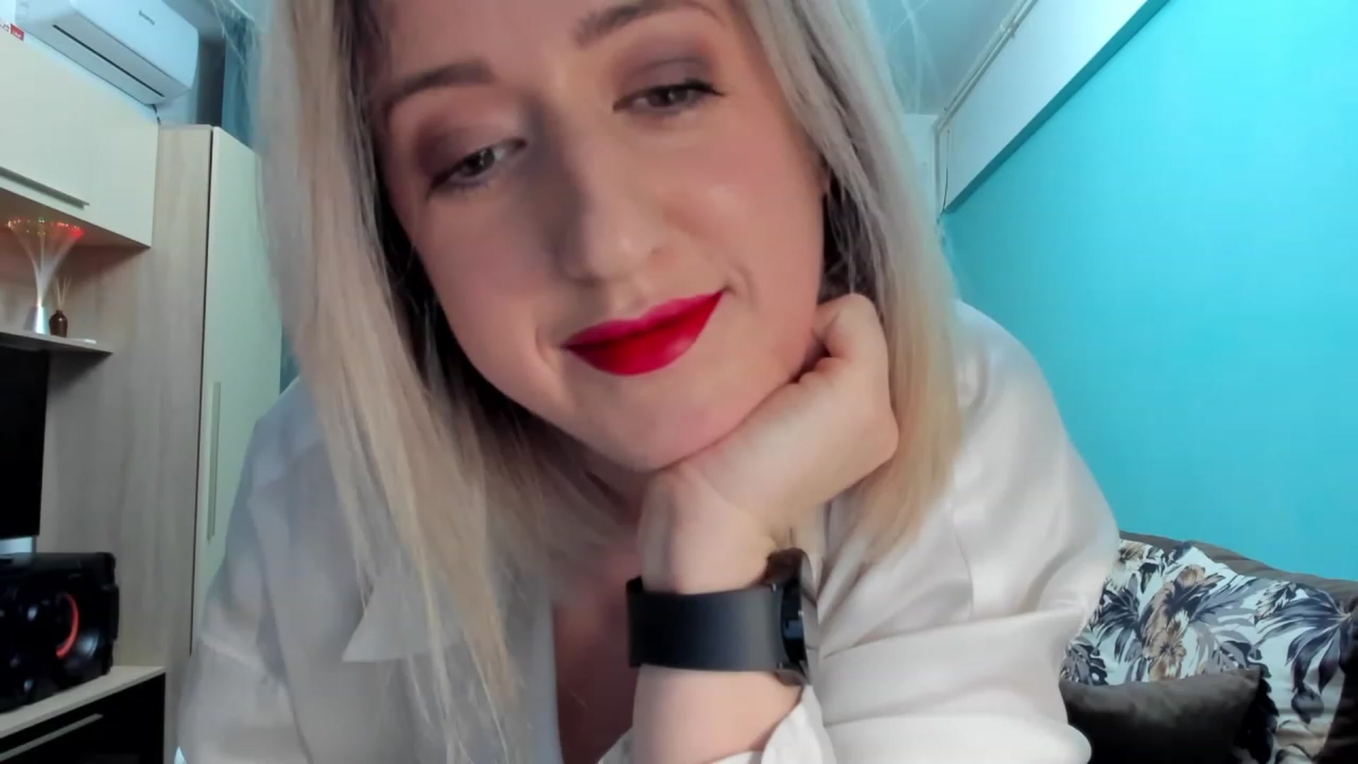Gallery image thumbnail from SweetDelia_'s myfreecams stream on, 02/11/2024, 01:24 image 10 of 20
