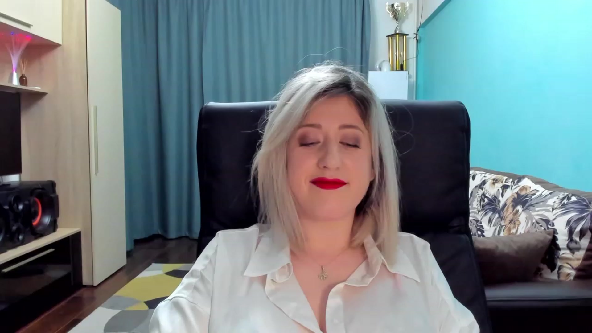 Gallery image thumbnail from SweetDelia_'s myfreecams stream on, 02/11/2024, 01:24 image 16 of 20