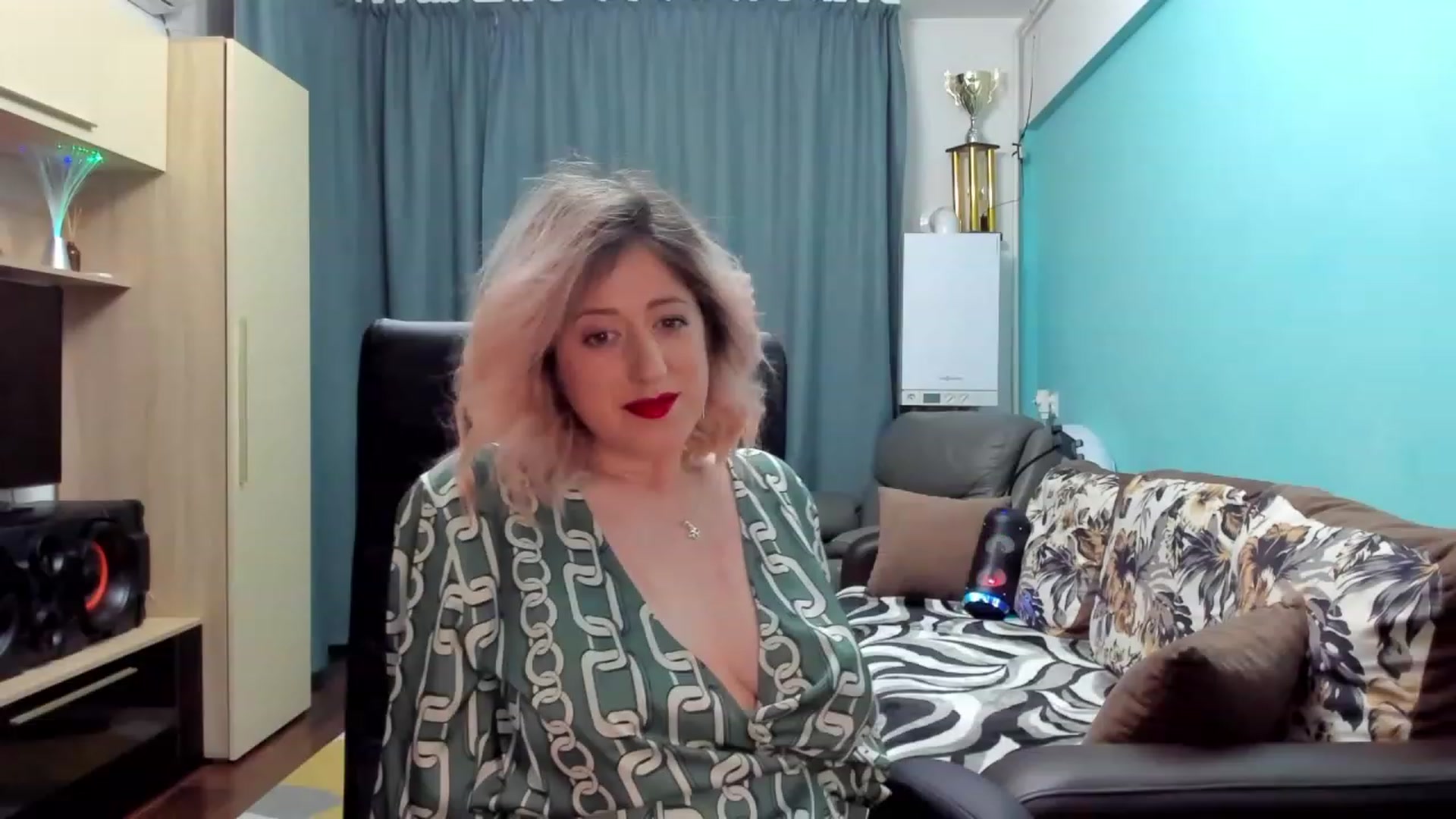 Gallery image thumbnail from SweetDelia_'s myfreecams stream on, 02/11/2024, 23:37 image 18 of 20