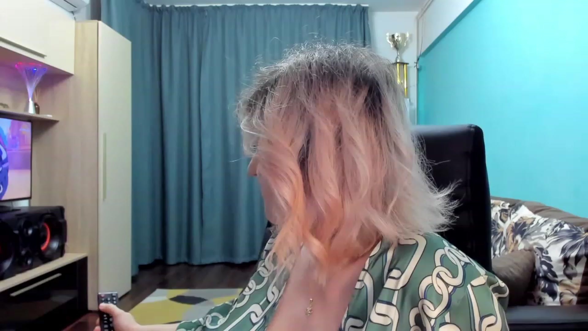 Gallery image thumbnail from SweetDelia_'s myfreecams stream on, 02/12/2024, 02:19 image 5 of 20