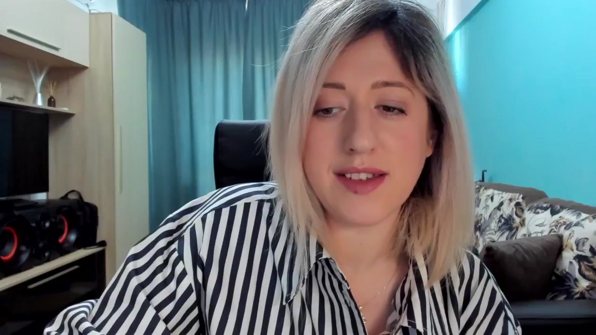 Gallery image thumbnail from SweetDelia_'s myfreecams stream on, 02/27/2024, 11:49 image 17 of 20