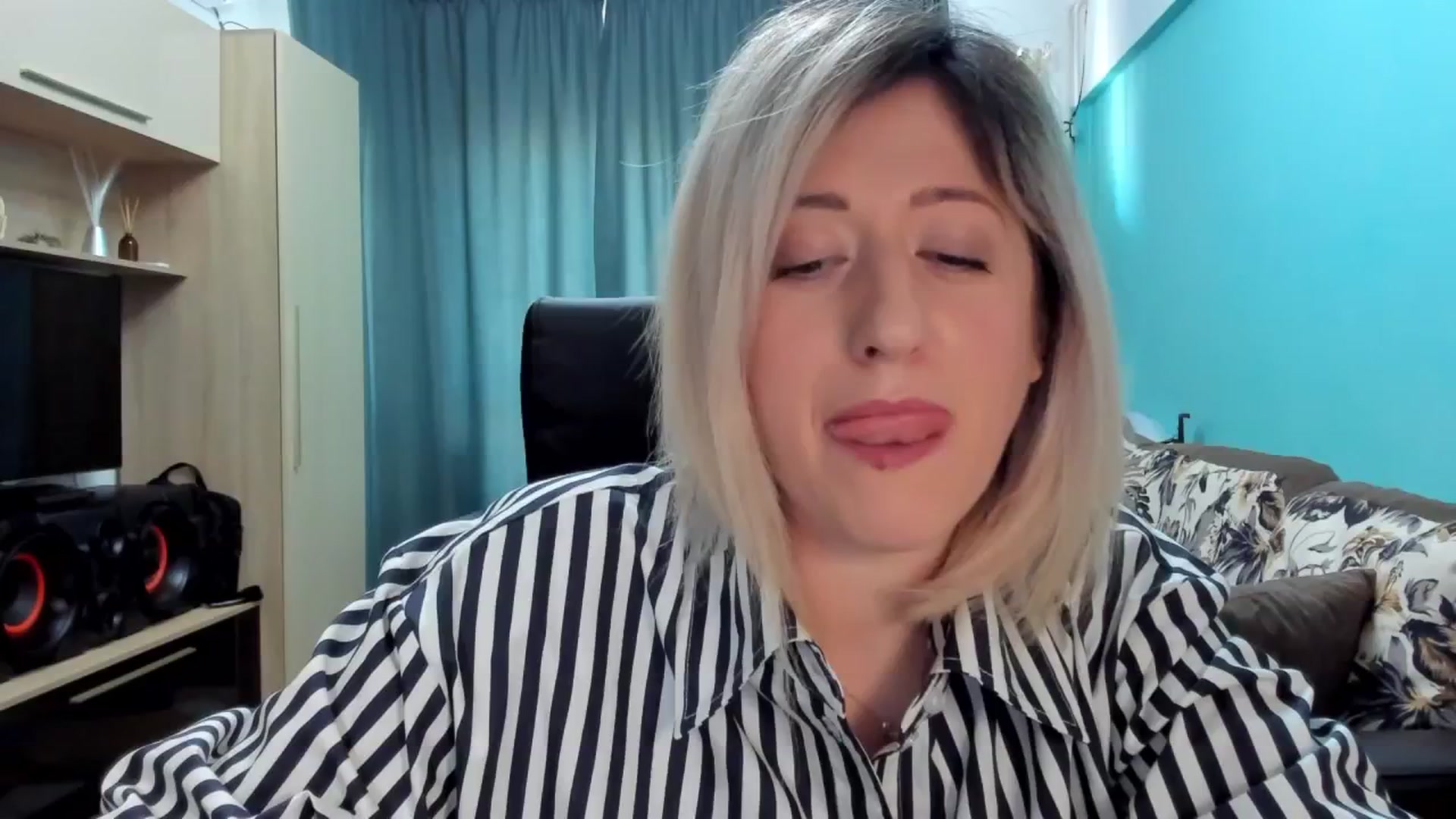 Gallery image thumbnail from SweetDelia_'s myfreecams stream on, 02/27/2024, 11:49 image 16 of 20