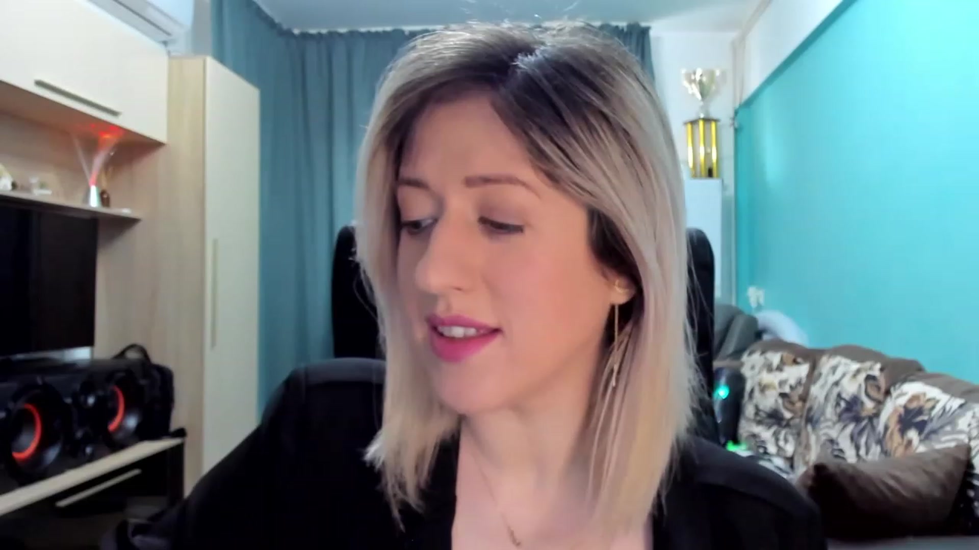 Gallery image thumbnail from SweetDelia_'s myfreecams stream on, 03/08/2024, 12:09 image 16 of 20