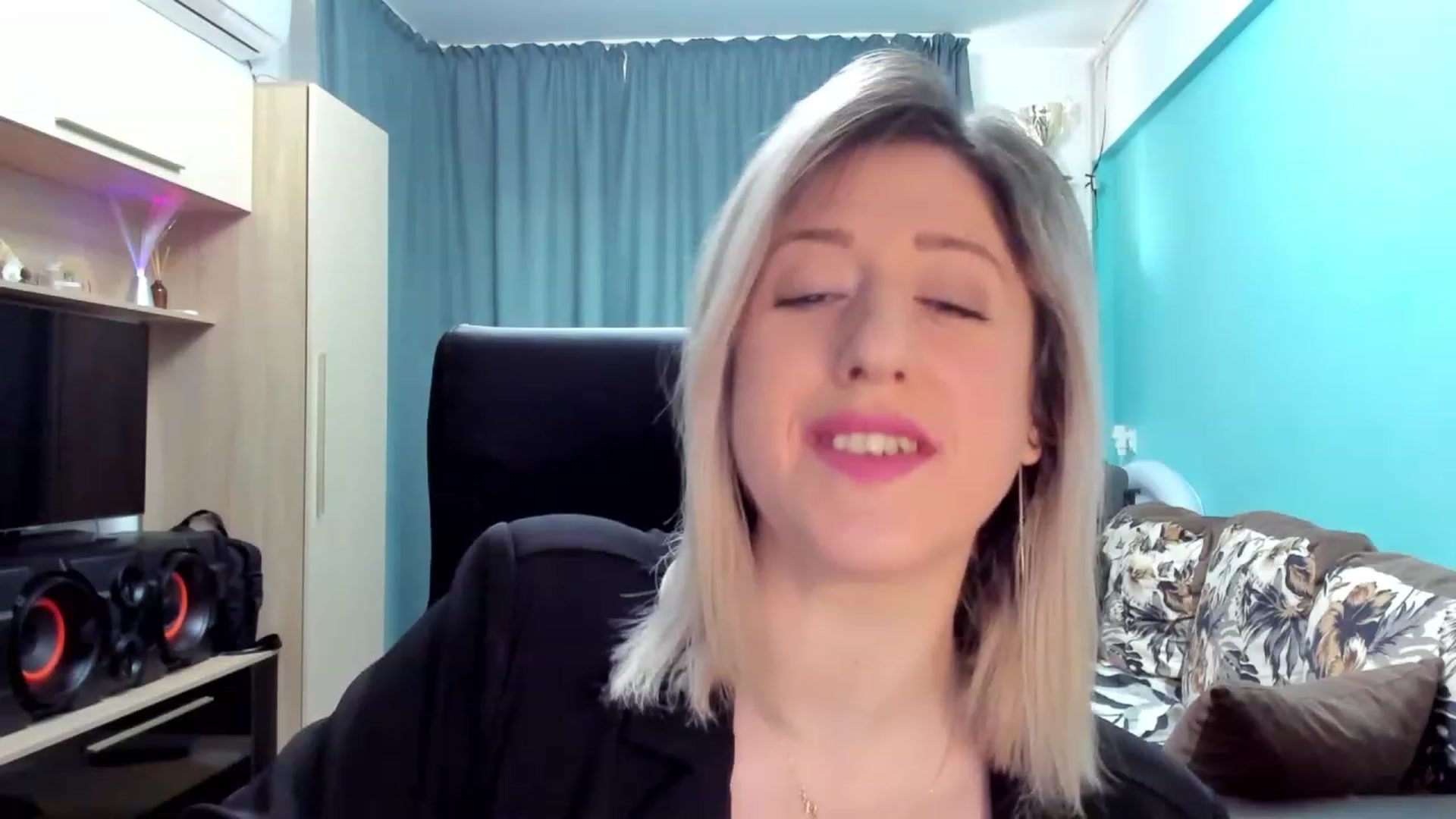 Gallery image thumbnail from SweetDelia_'s myfreecams stream on, 03/08/2024, 12:09 image 14 of 20