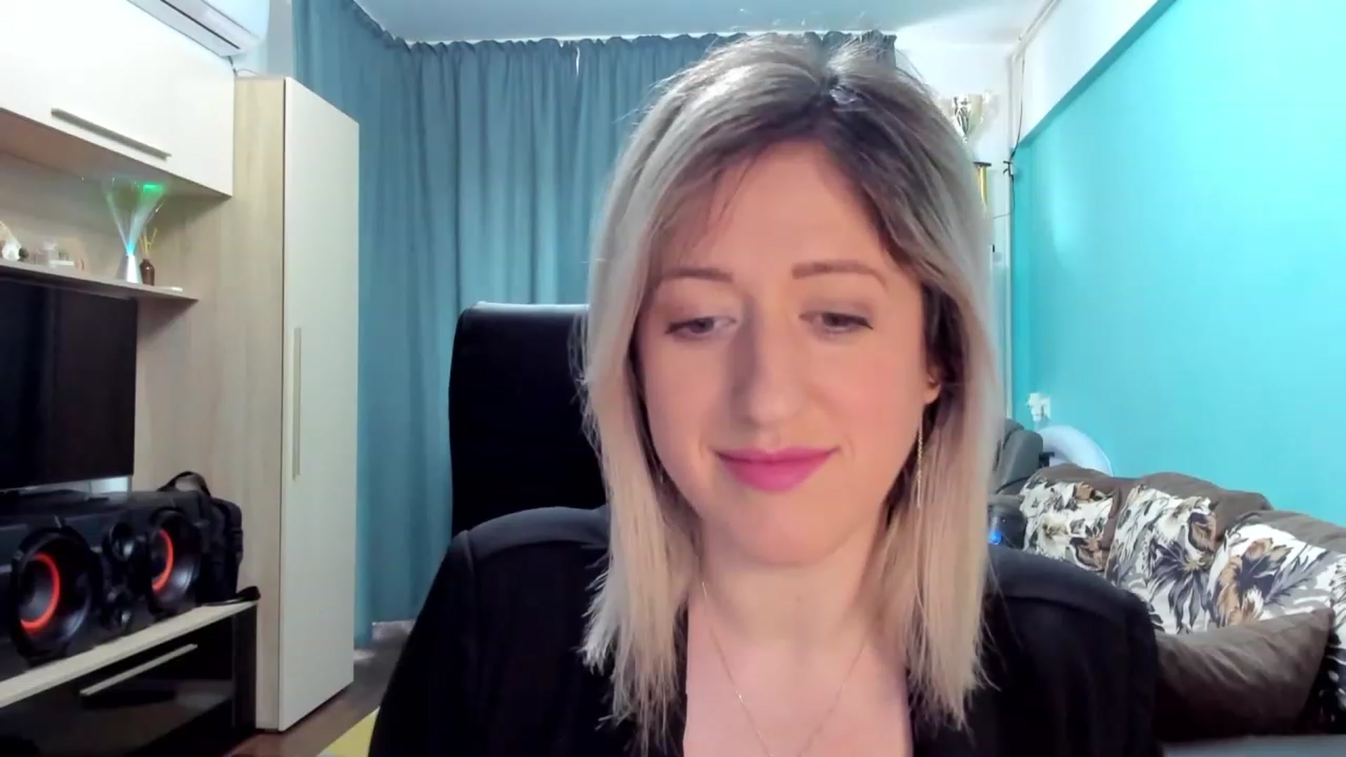 Gallery image thumbnail from SweetDelia_'s myfreecams stream on, 03/08/2024, 12:09 image 19 of 20