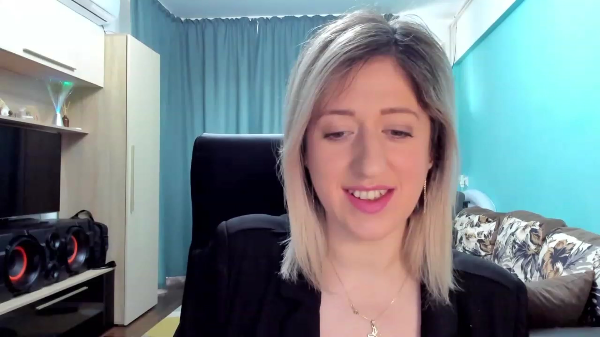 Gallery image thumbnail from SweetDelia_'s myfreecams stream on, 03/08/2024, 12:09 image 11 of 20