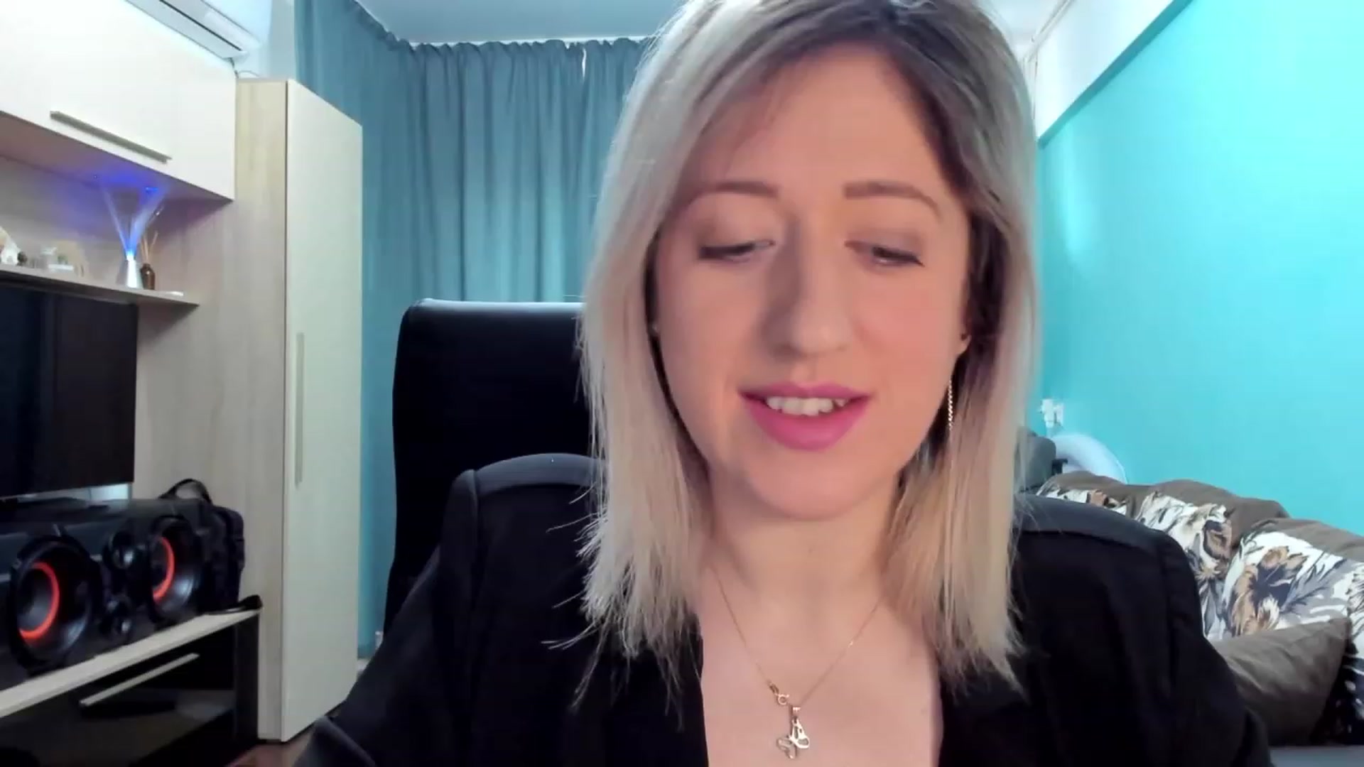 Gallery image thumbnail from SweetDelia_'s myfreecams stream on, 03/08/2024, 12:09 image 4 of 20