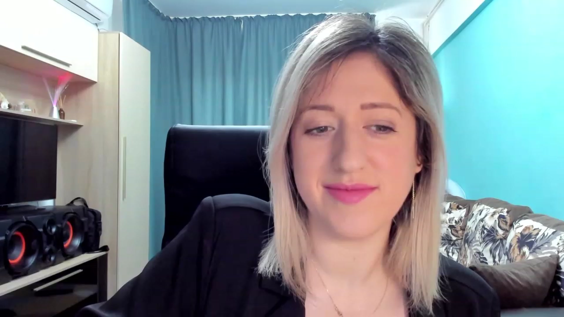 Gallery image thumbnail from SweetDelia_'s myfreecams stream on, 03/08/2024, 12:09 image 15 of 20