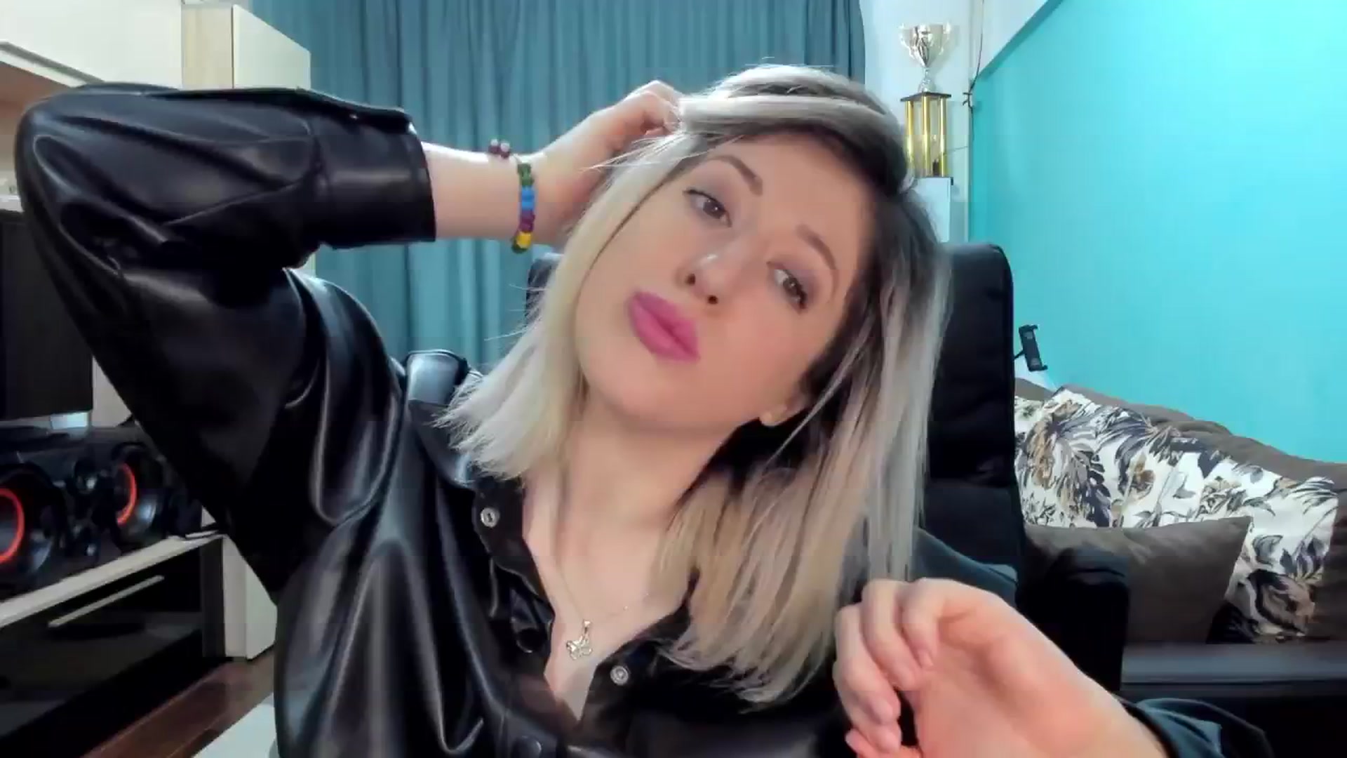Gallery image thumbnail from SweetDelia_'s myfreecams stream on, 03/13/2024, 12:07 image 1 of 20