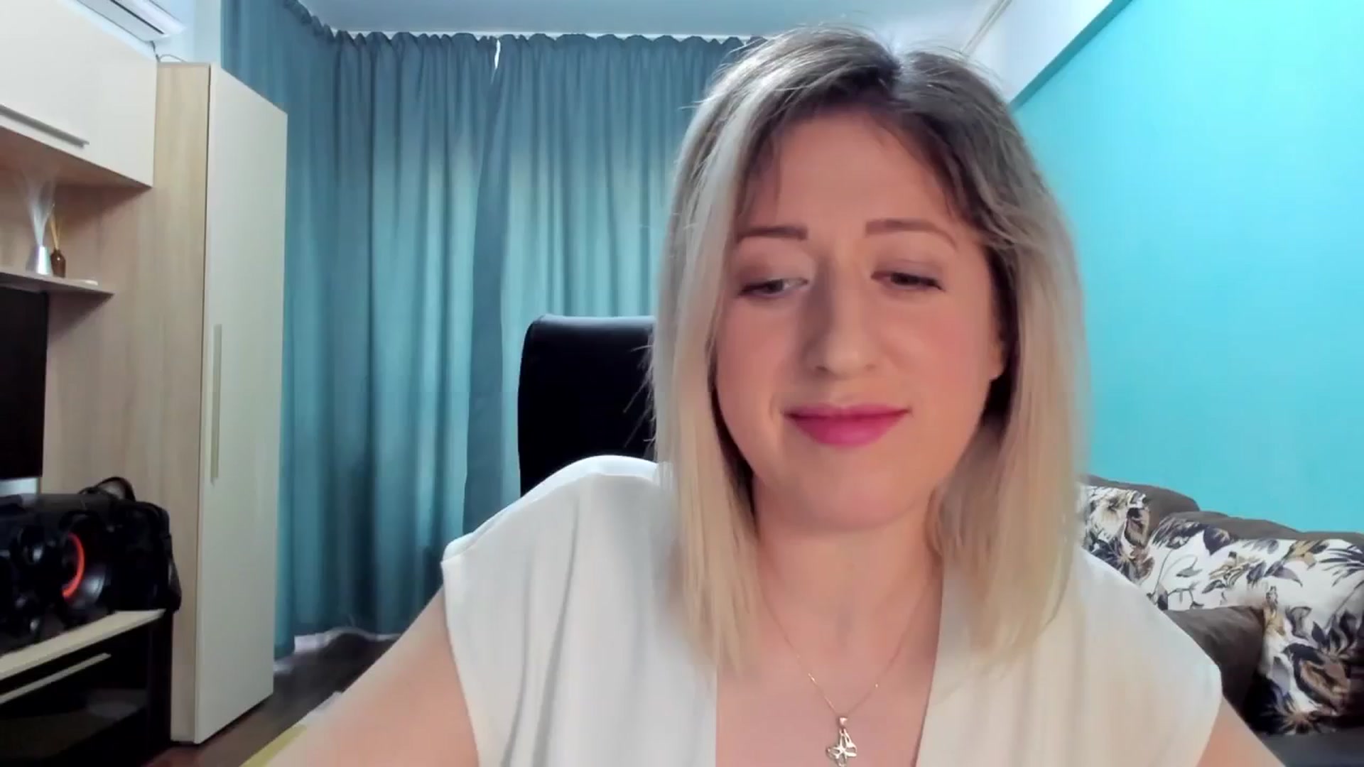 Gallery image thumbnail from SweetDelia_'s myfreecams stream on, 03/20/2024, 13:25 image 19 of 20