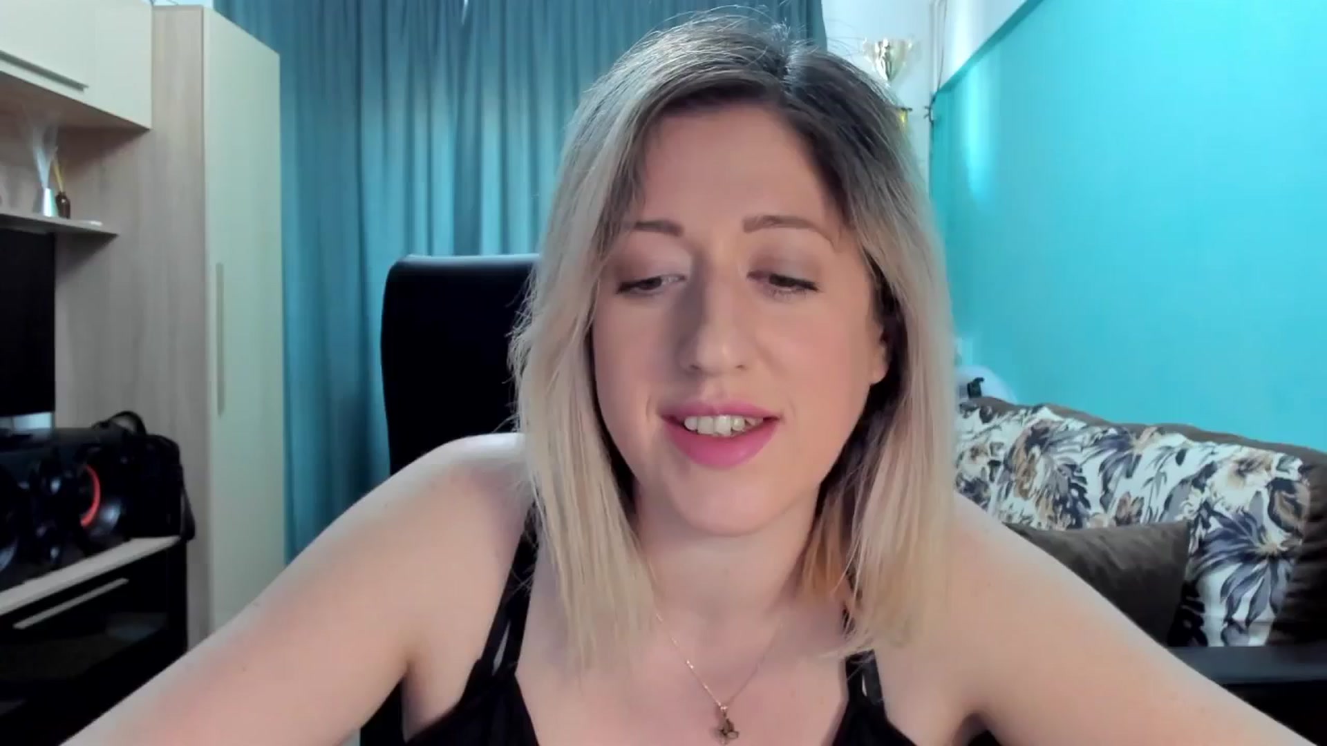 Gallery image thumbnail from SweetDelia_'s myfreecams stream on, 03/21/2024, 13:05 image 1 of 20