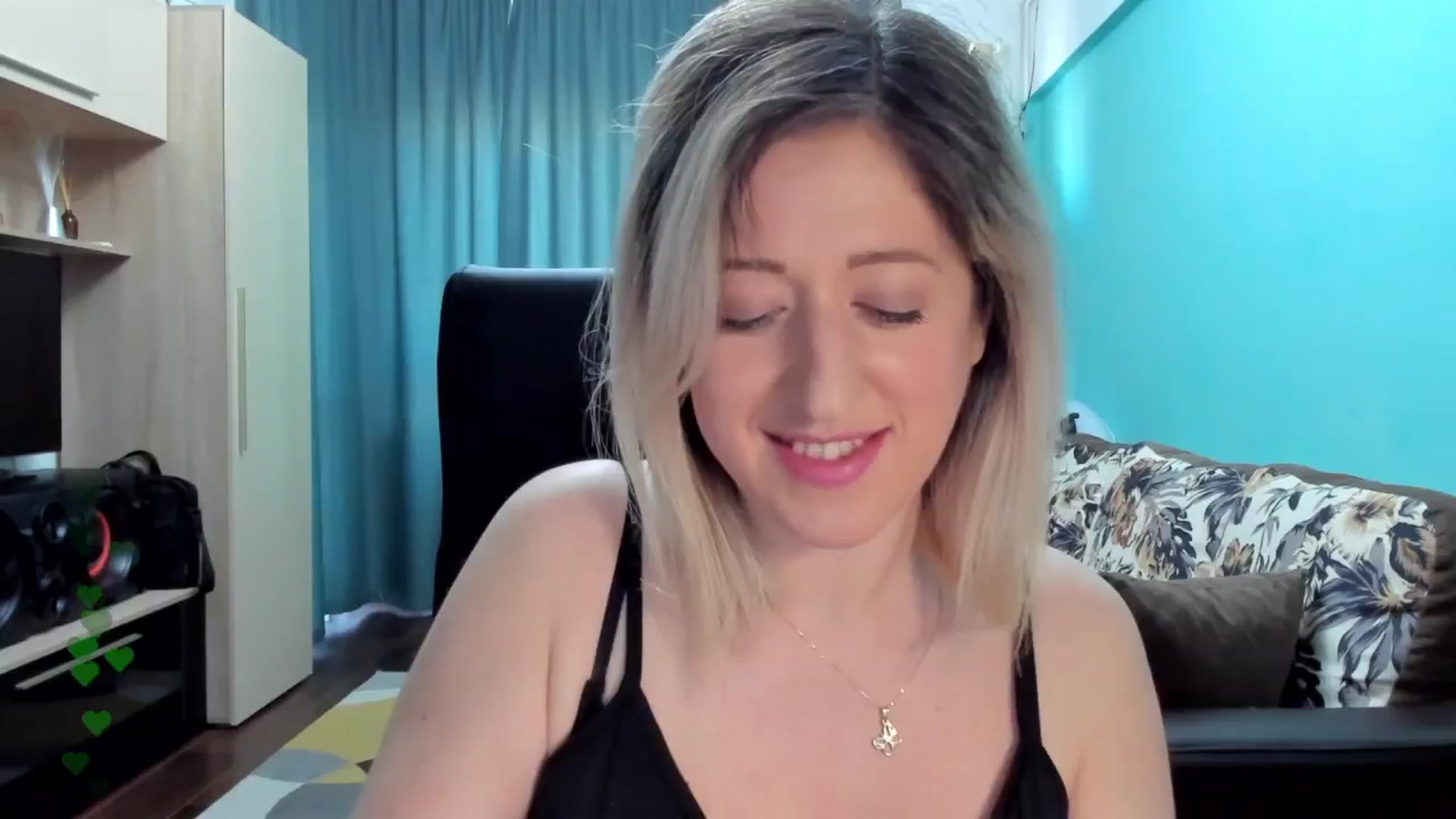 Gallery image thumbnail from SweetDelia_'s myfreecams stream on, 03/21/2024, 13:05 image 18 of 20