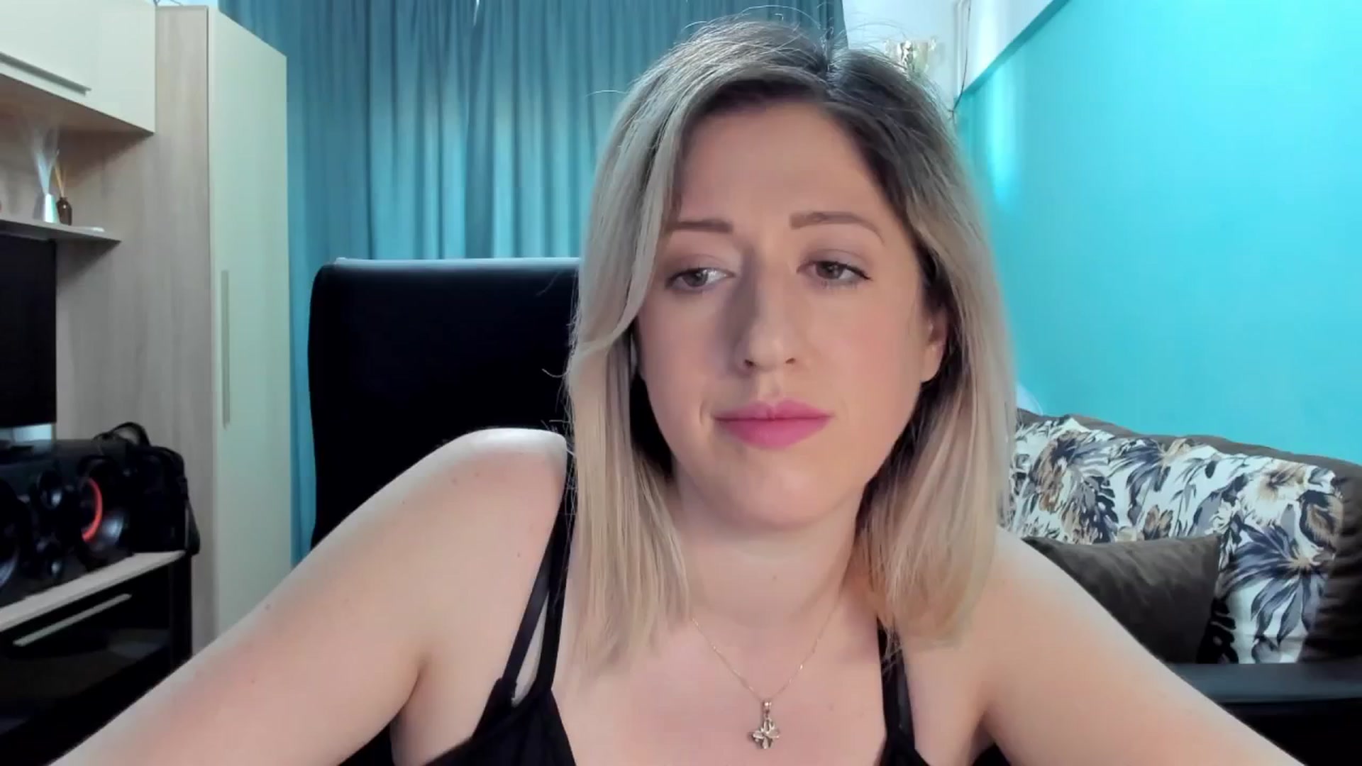 Gallery image thumbnail from SweetDelia_'s myfreecams stream on, 03/21/2024, 13:05 image 6 of 20