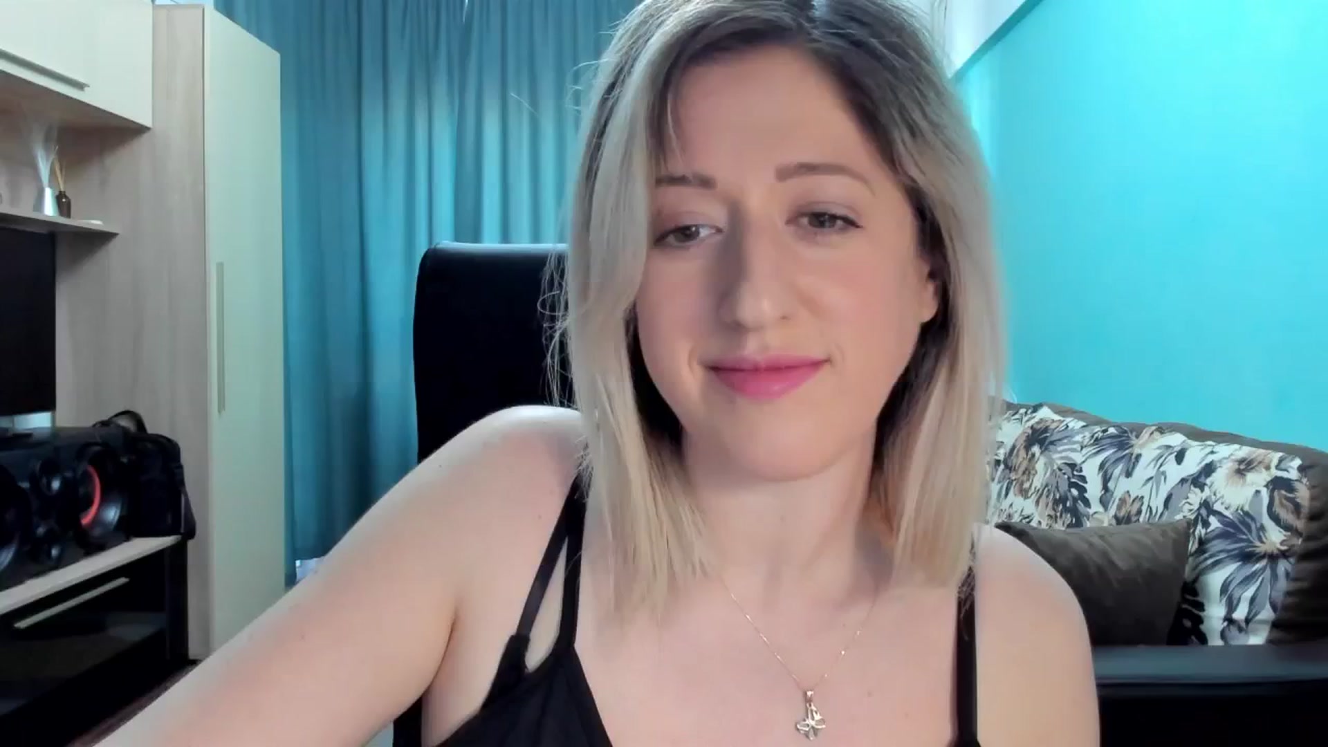 Gallery image thumbnail from SweetDelia_'s myfreecams stream on, 03/21/2024, 13:05 image 19 of 20