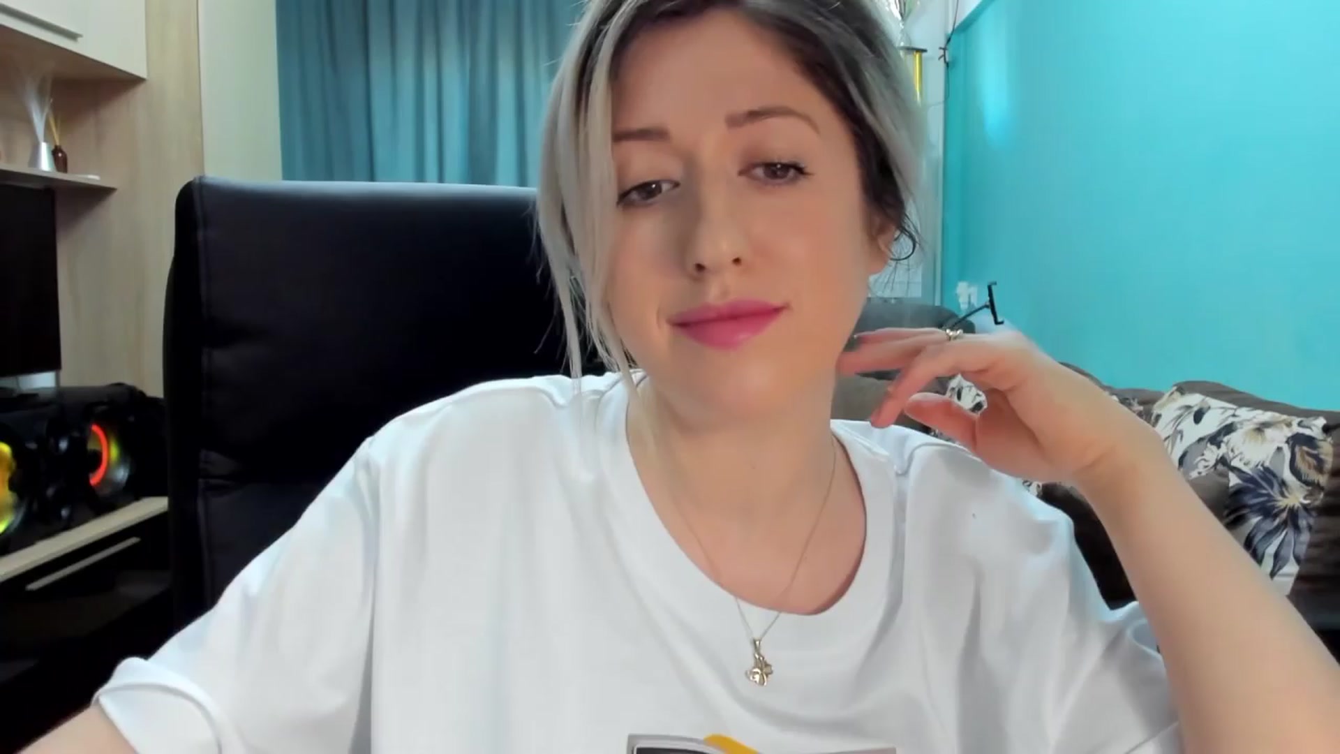 Gallery image thumbnail from SweetDelia_'s myfreecams stream on, 03/26/2024, 13:21 image 20 of 20
