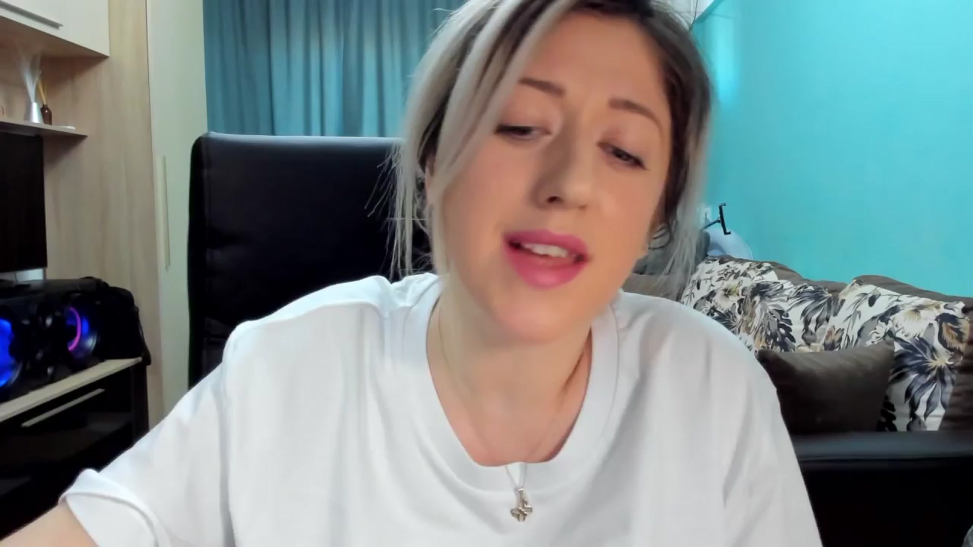 Gallery image thumbnail from SweetDelia_'s myfreecams stream on, 03/26/2024, 13:21 image 17 of 20