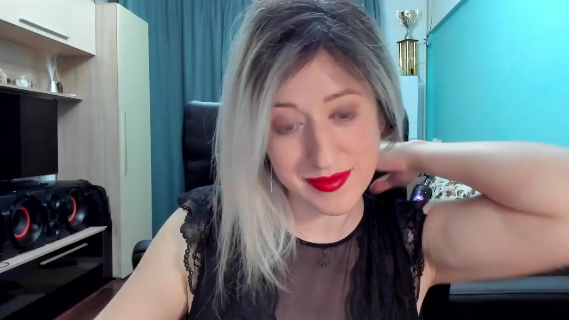 Gallery image thumbnail from SweetDelia_'s myfreecams stream on, 03/30/2024, 17:51 image 17 of 20