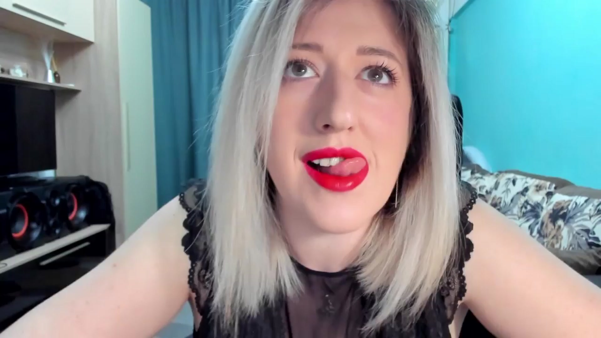 Gallery image thumbnail from SweetDelia_'s myfreecams stream on, 03/30/2024, 17:51 image 2 of 20
