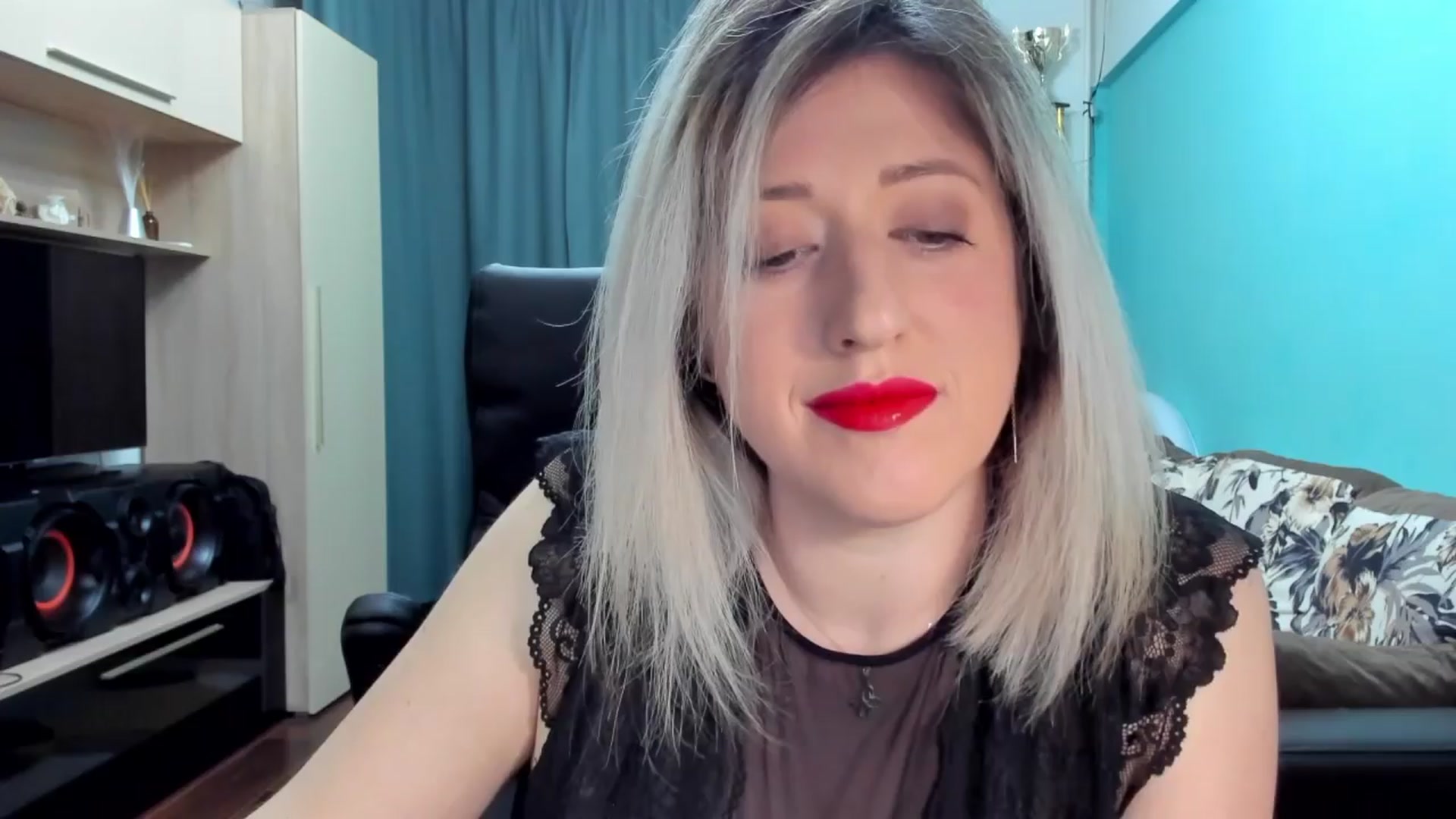 Gallery image thumbnail from SweetDelia_'s myfreecams stream on, 03/30/2024, 17:51 image 15 of 20