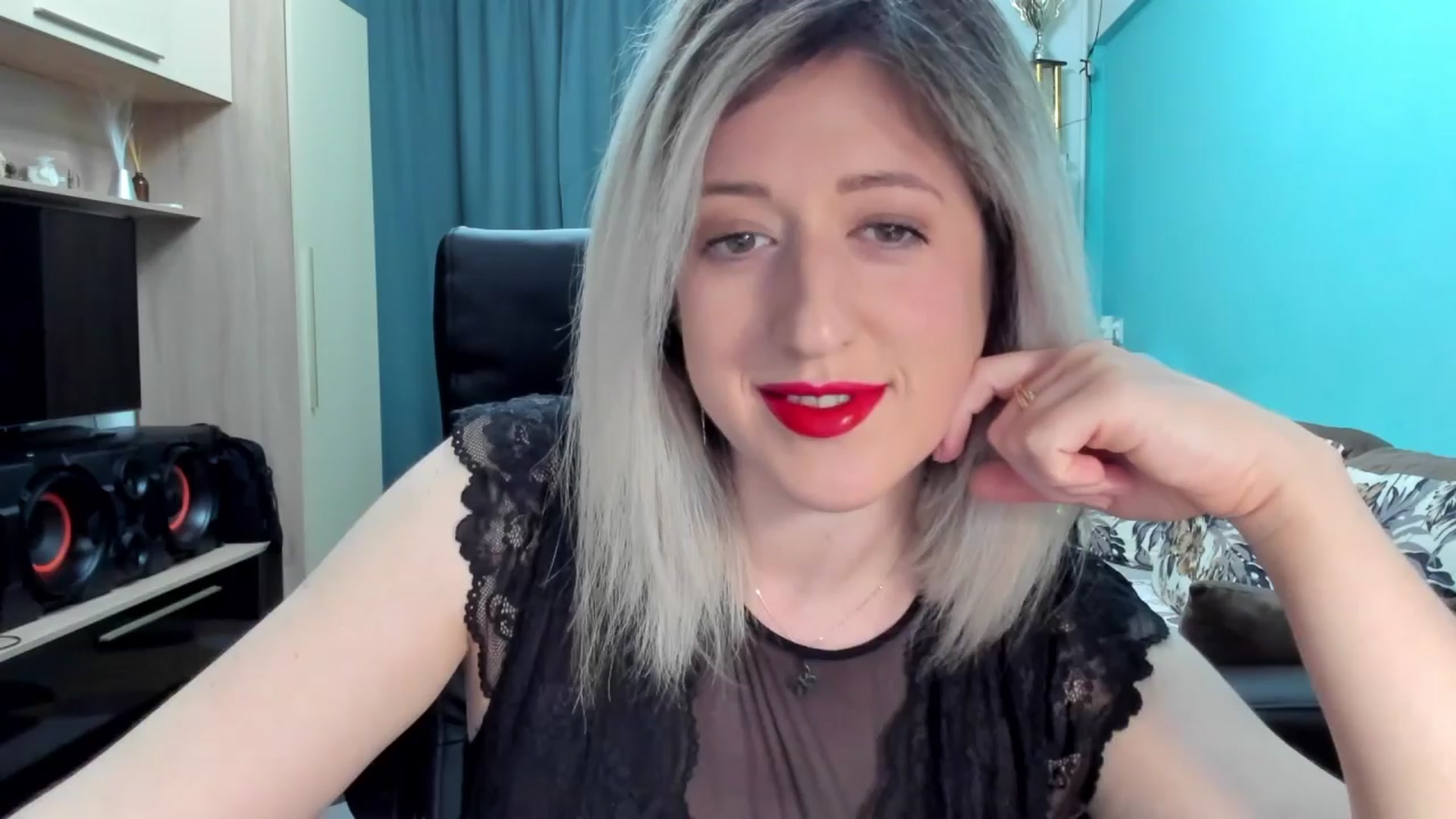 Gallery image thumbnail from SweetDelia_'s myfreecams stream on, 03/30/2024, 17:51 image 9 of 20