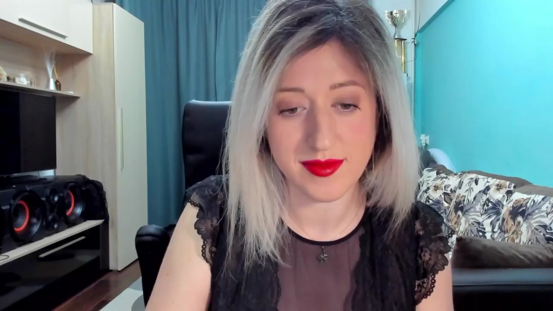 Gallery image thumbnail from SweetDelia_'s myfreecams stream on, 03/30/2024, 17:51 image 16 of 20