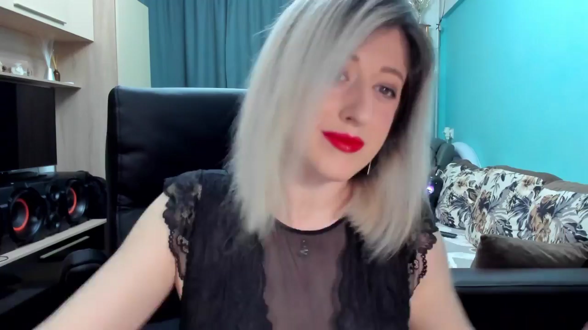 Gallery image thumbnail from SweetDelia_'s myfreecams stream on, 03/30/2024, 17:51 image 8 of 20