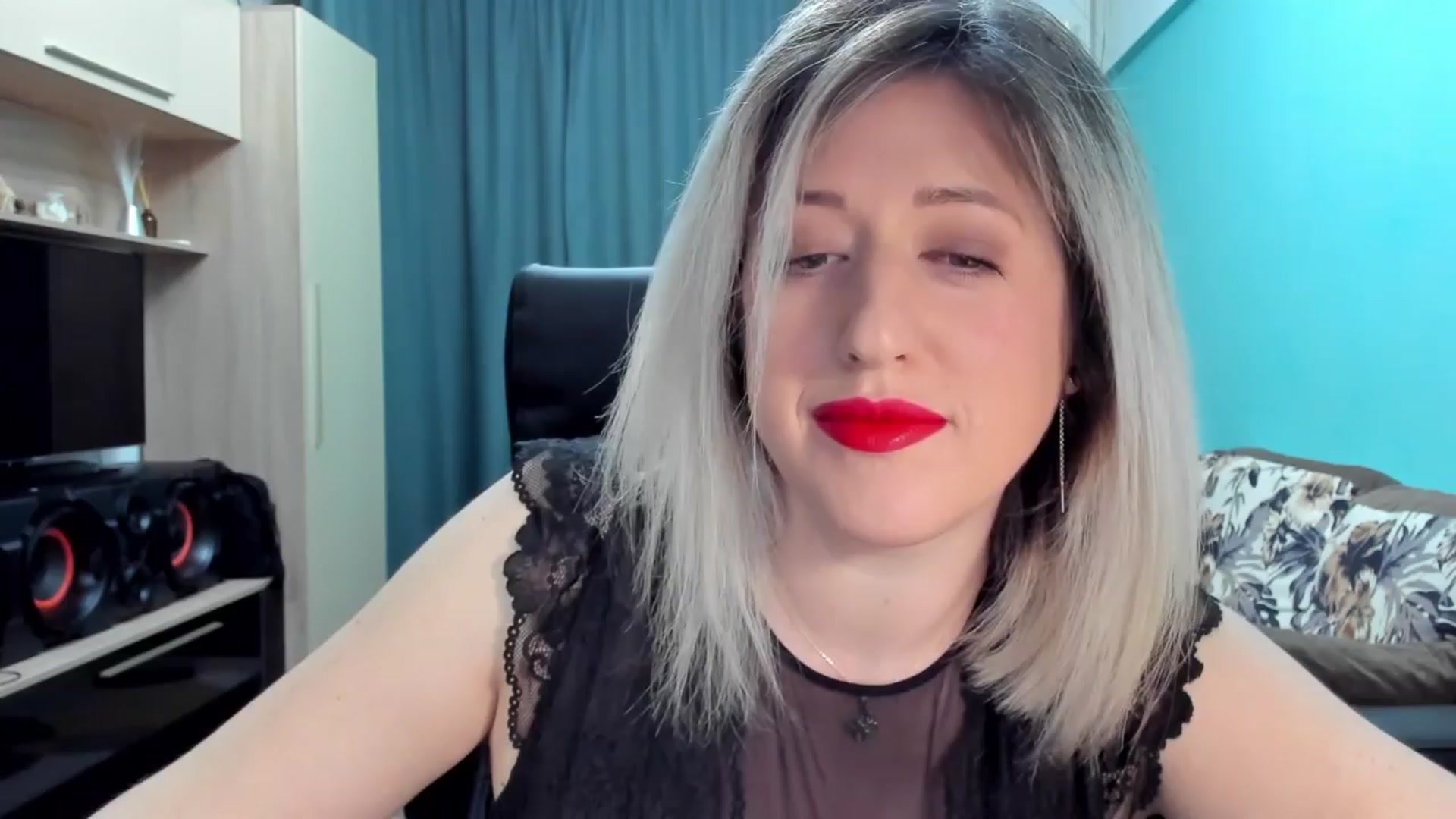 Gallery image thumbnail from SweetDelia_'s myfreecams stream on, 03/30/2024, 17:51 image 13 of 20
