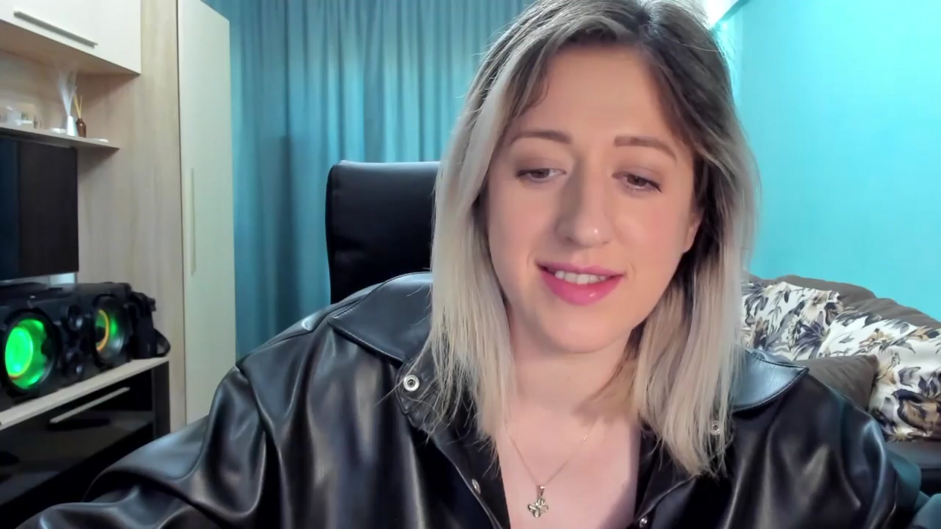 Gallery image thumbnail from SweetDelia_'s myfreecams stream on, 04/08/2024, 11:13 image 5 of 20