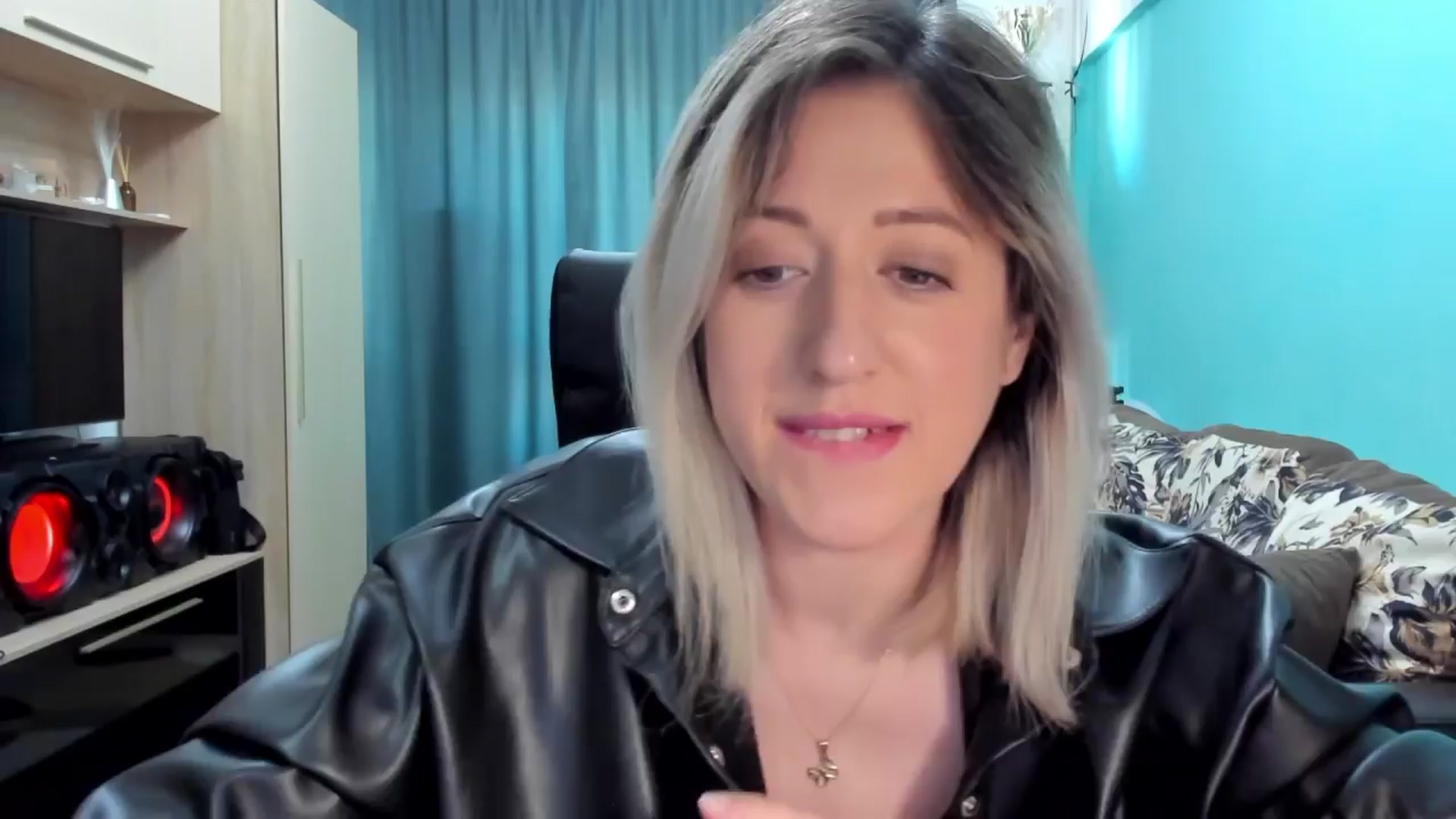 Gallery image thumbnail from SweetDelia_'s myfreecams stream on, 04/08/2024, 11:13 image 12 of 20