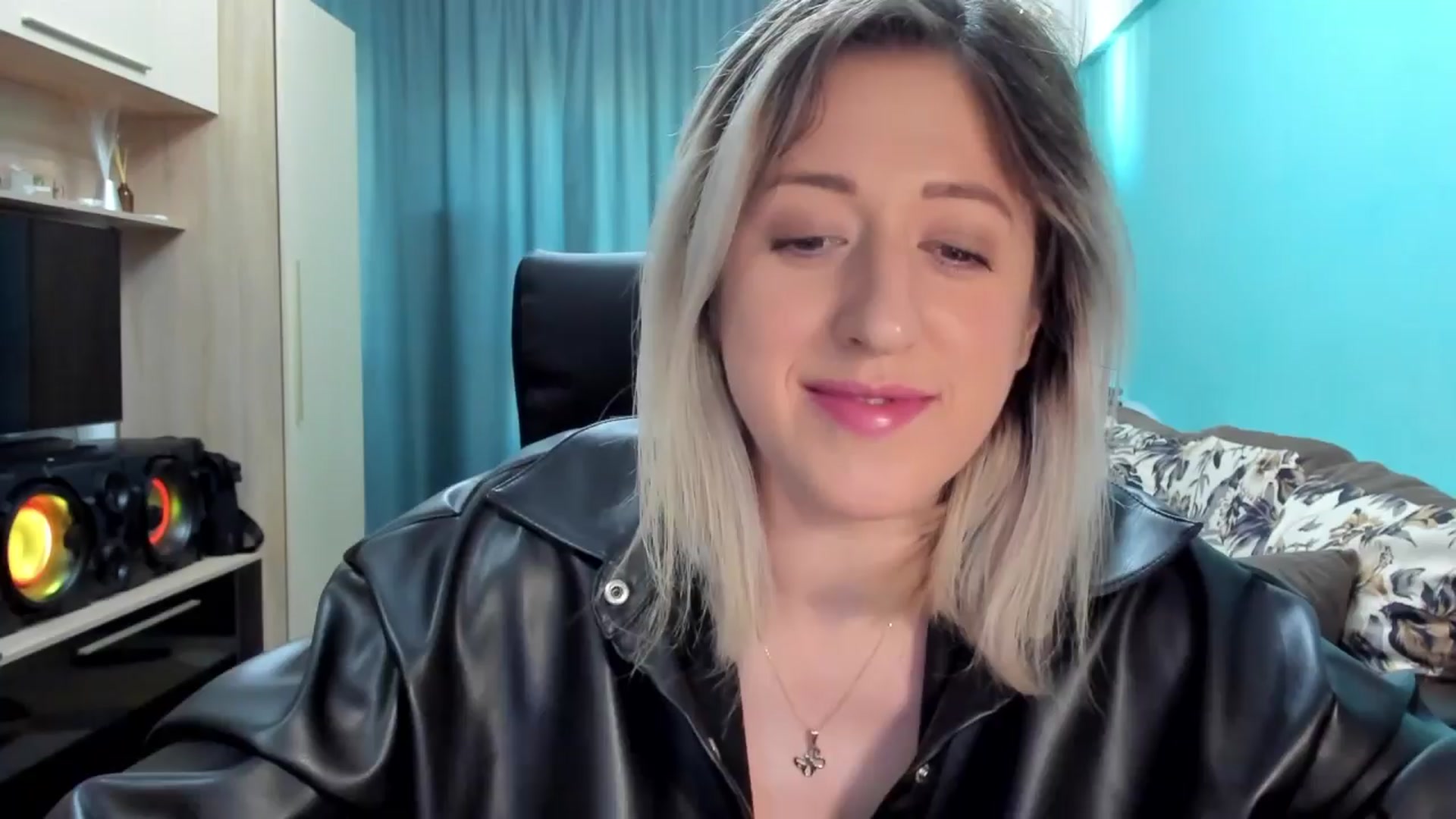 Gallery image thumbnail from SweetDelia_'s myfreecams stream on, 04/08/2024, 11:13 image 6 of 20
