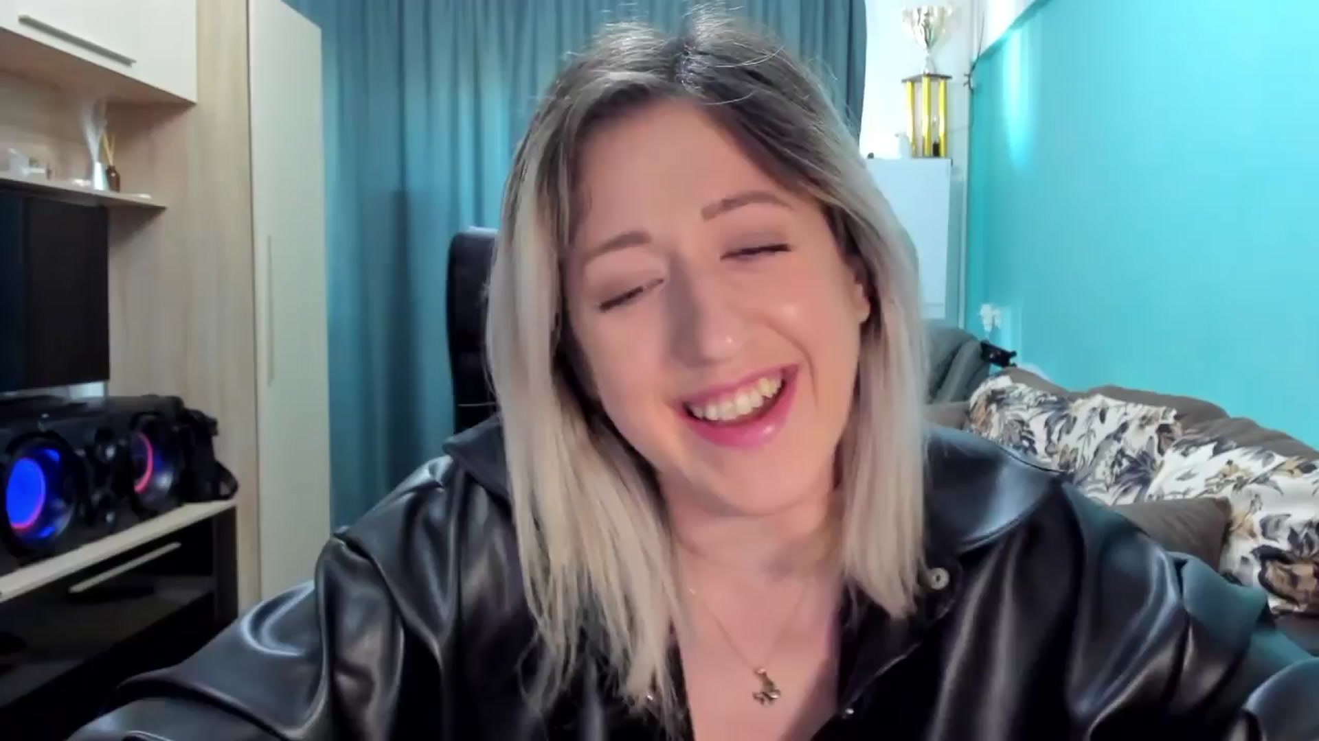 Gallery image thumbnail from SweetDelia_'s myfreecams stream on, 04/08/2024, 11:13 image 8 of 20