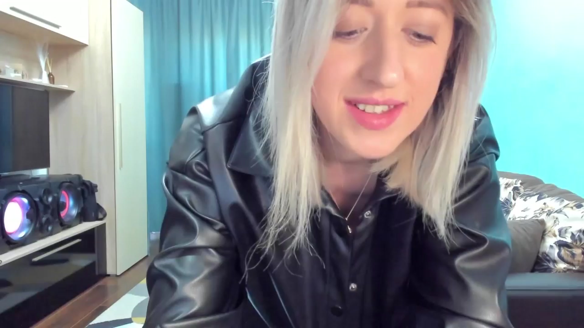 Gallery image thumbnail from SweetDelia_'s myfreecams stream on, 04/08/2024, 12:06 image 2 of 20