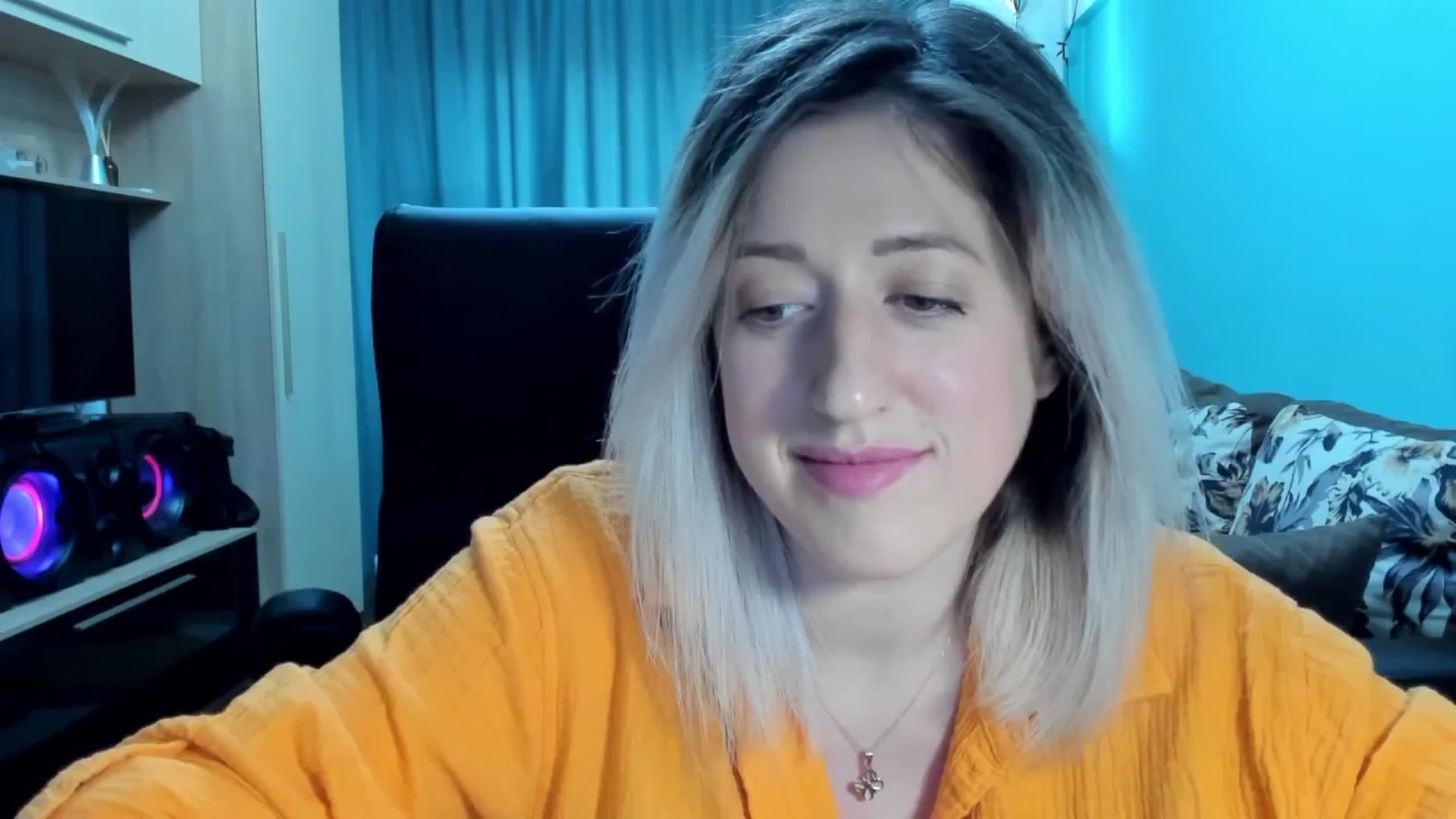 Gallery image thumbnail from SweetDelia_'s myfreecams stream on, 04/16/2024, 10:35 image 4 of 20