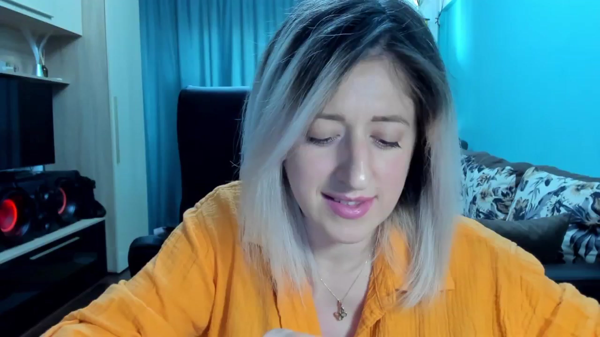 Gallery image thumbnail from SweetDelia_'s myfreecams stream on, 04/16/2024, 10:35 image 9 of 20