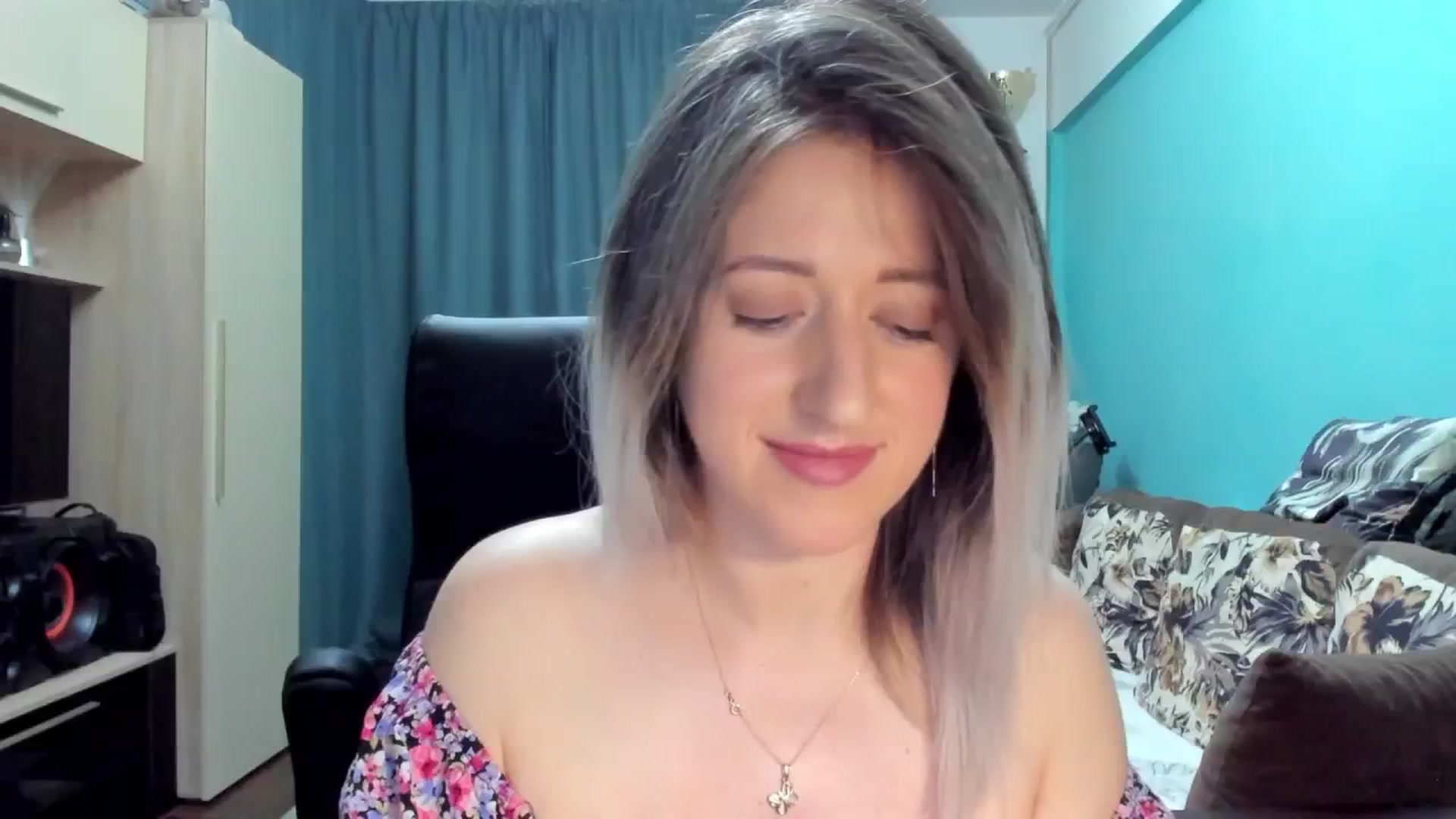 Gallery image thumbnail from SweetDelia_'s myfreecams stream on, 09/15/2024, 24:04 image 17 of 20