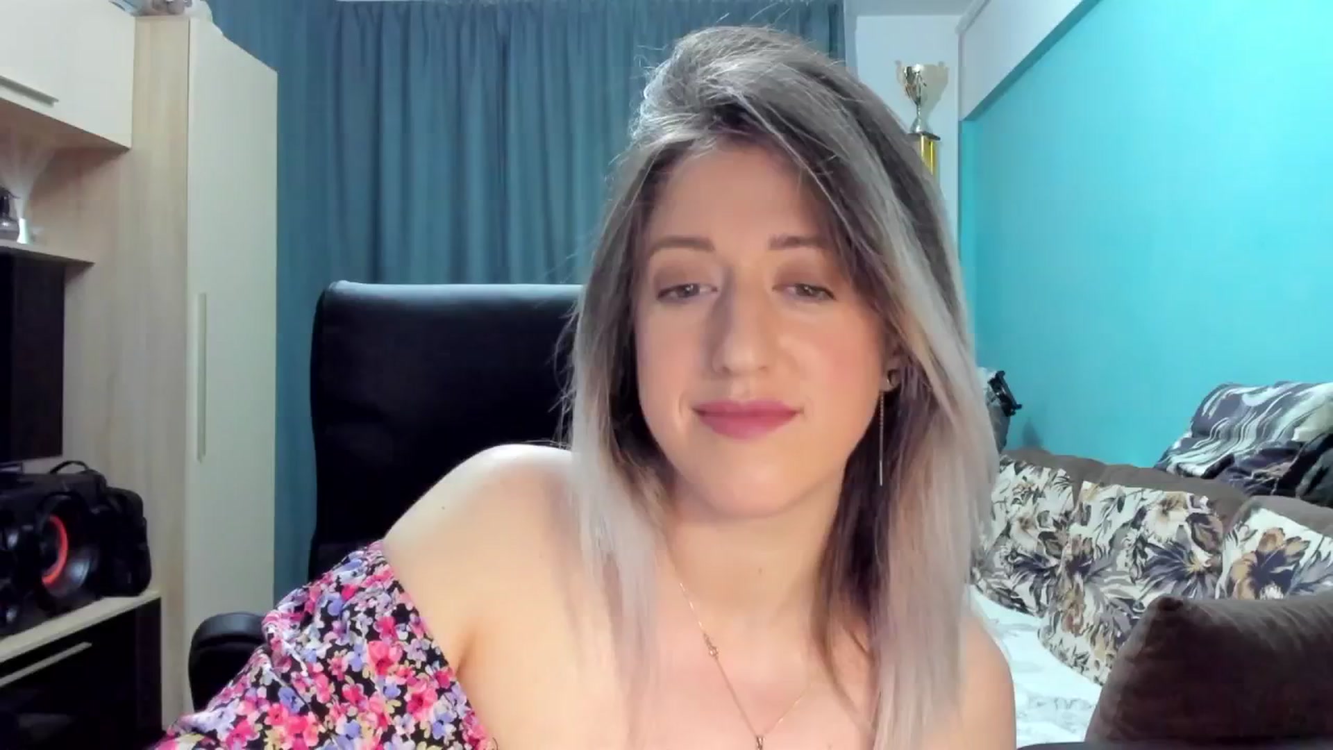 Gallery image thumbnail from SweetDelia_'s myfreecams stream on, 09/15/2024, 24:04 image 8 of 20