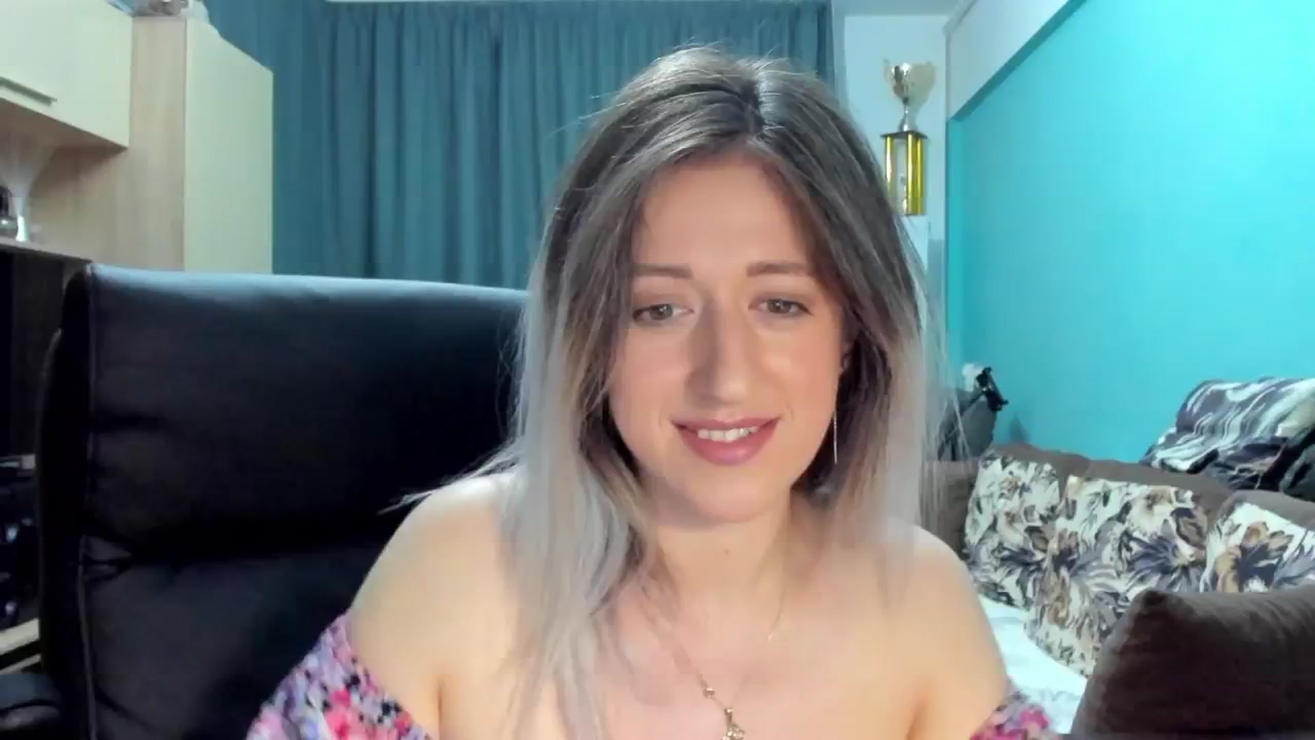 Gallery image thumbnail from SweetDelia_'s myfreecams stream on, 09/15/2024, 24:04 image 1 of 20