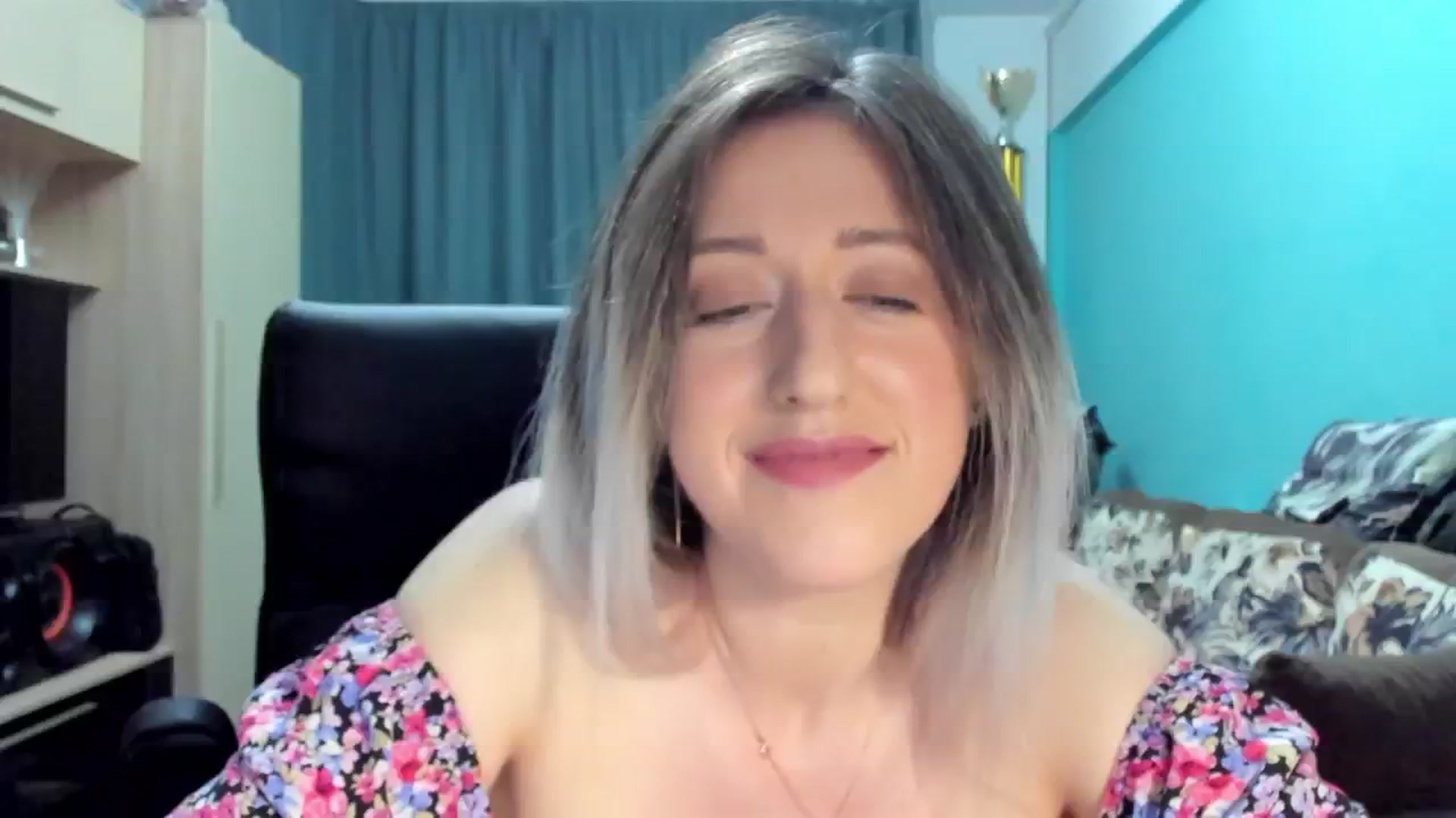Gallery image thumbnail from SweetDelia_'s myfreecams stream on, 09/15/2024, 24:04 image 4 of 20