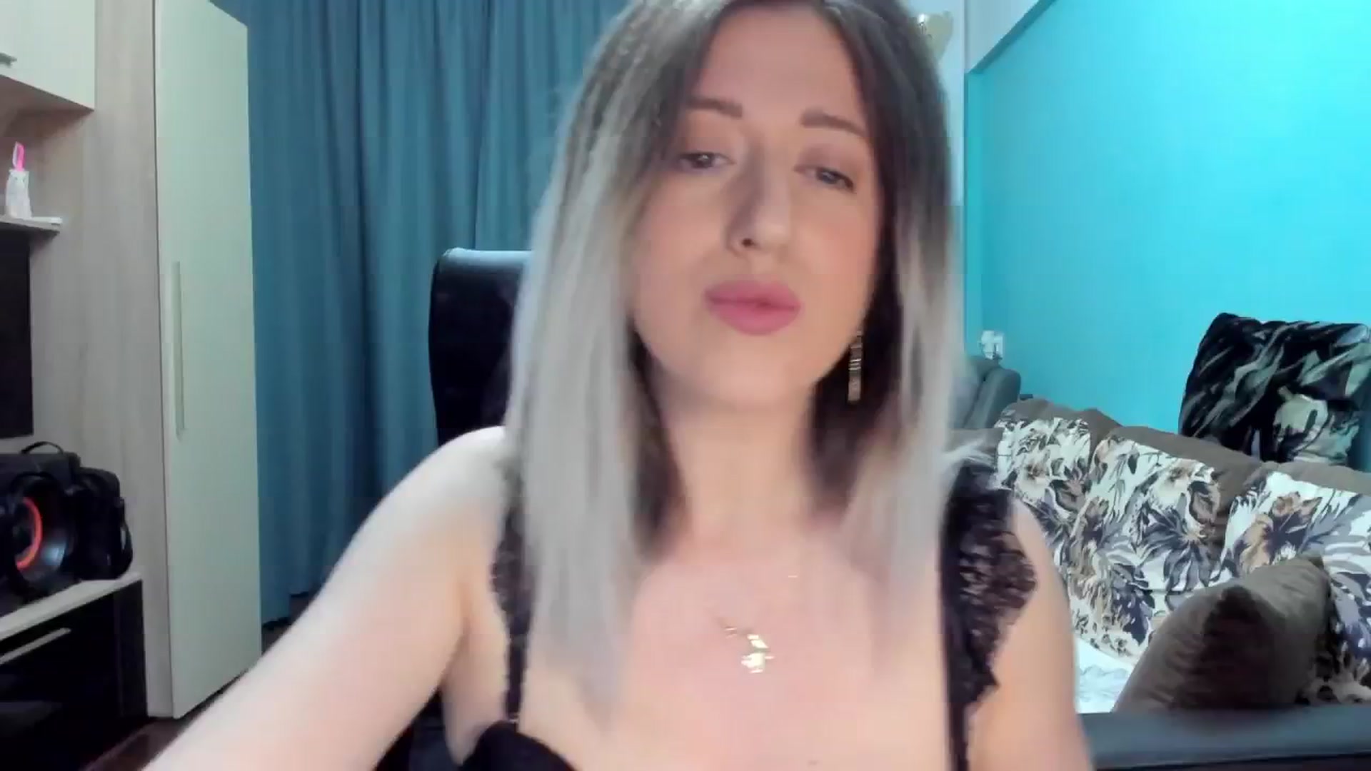 Gallery image thumbnail from SweetDelia_'s myfreecams stream on, 09/22/2024, 24:00 image 4 of 20