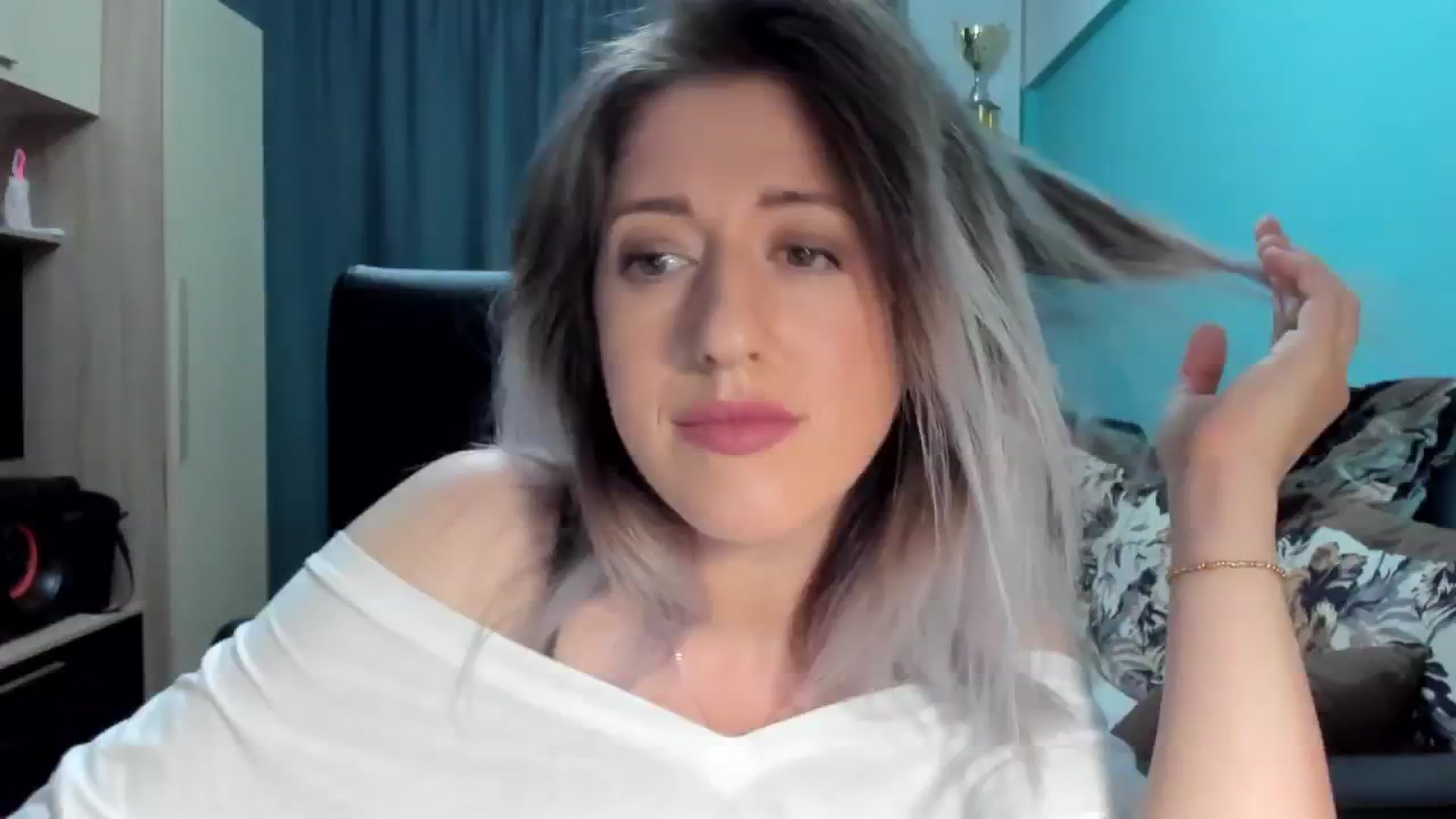Gallery image thumbnail from SweetDelia_'s myfreecams stream on, 09/29/2024, 01:08 image 12 of 20