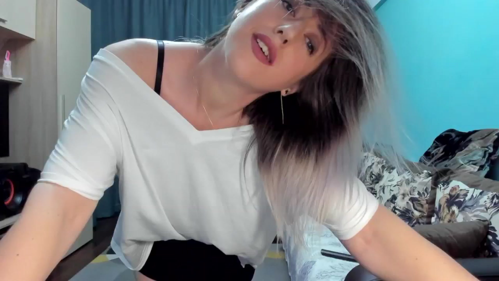 Gallery image thumbnail from SweetDelia_'s myfreecams stream on, 09/29/2024, 01:08 image 15 of 20