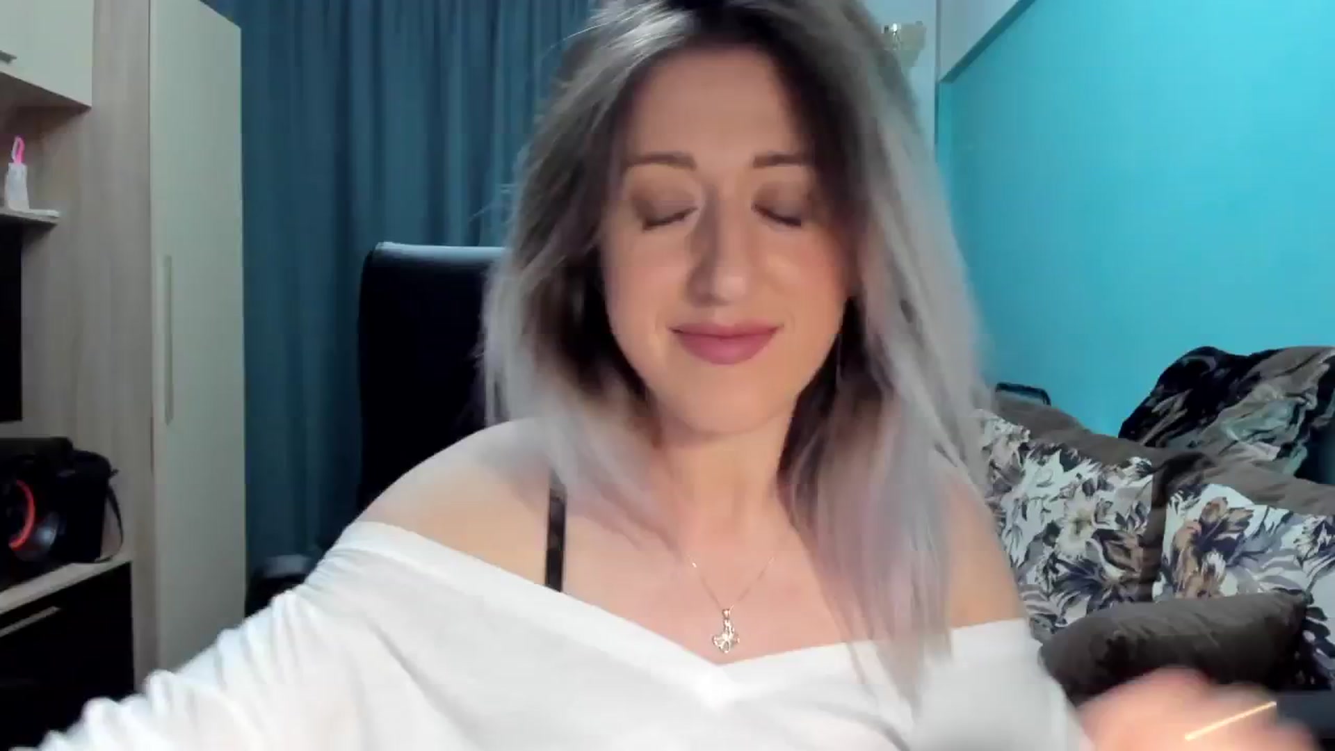 Gallery image thumbnail from SweetDelia_'s myfreecams stream on, 09/29/2024, 01:08 image 13 of 20