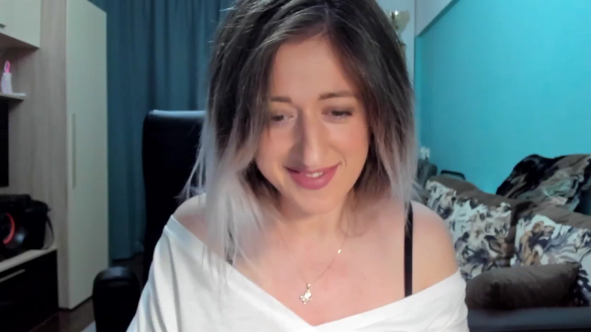 Gallery image thumbnail from SweetDelia_'s myfreecams stream on, 09/29/2024, 01:08 image 2 of 20